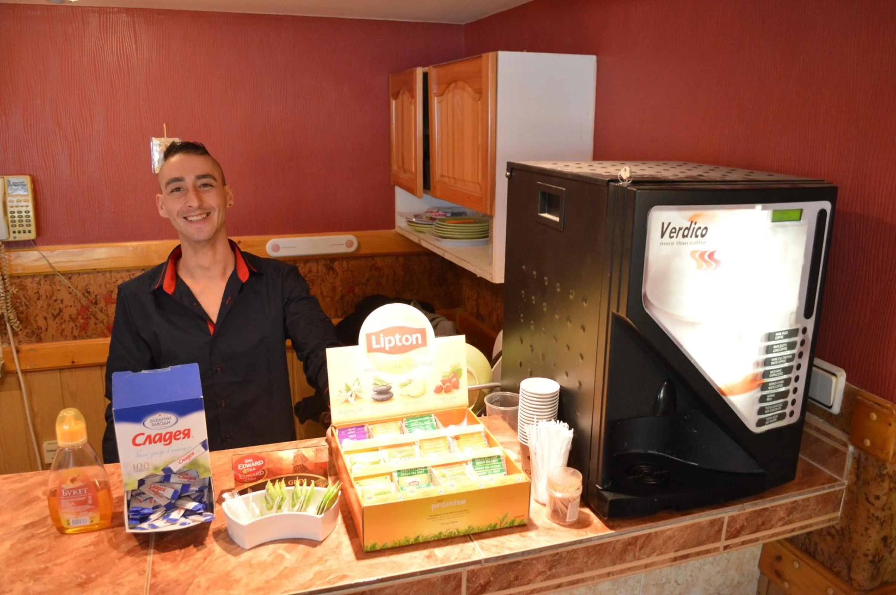 Restaurant/places to eat in Bon Bon Hotel