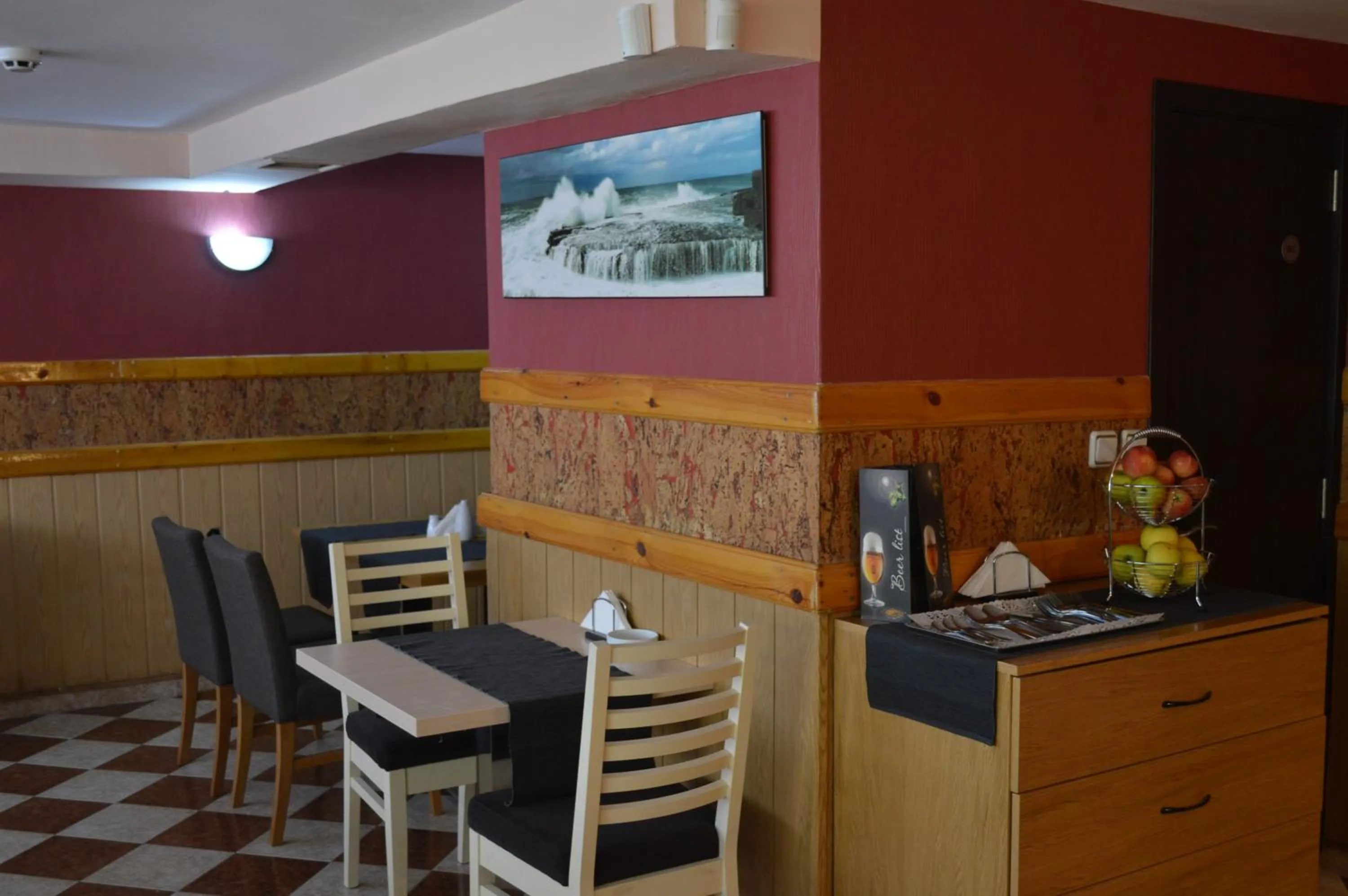 Restaurant/places to eat in Bon Bon Hotel