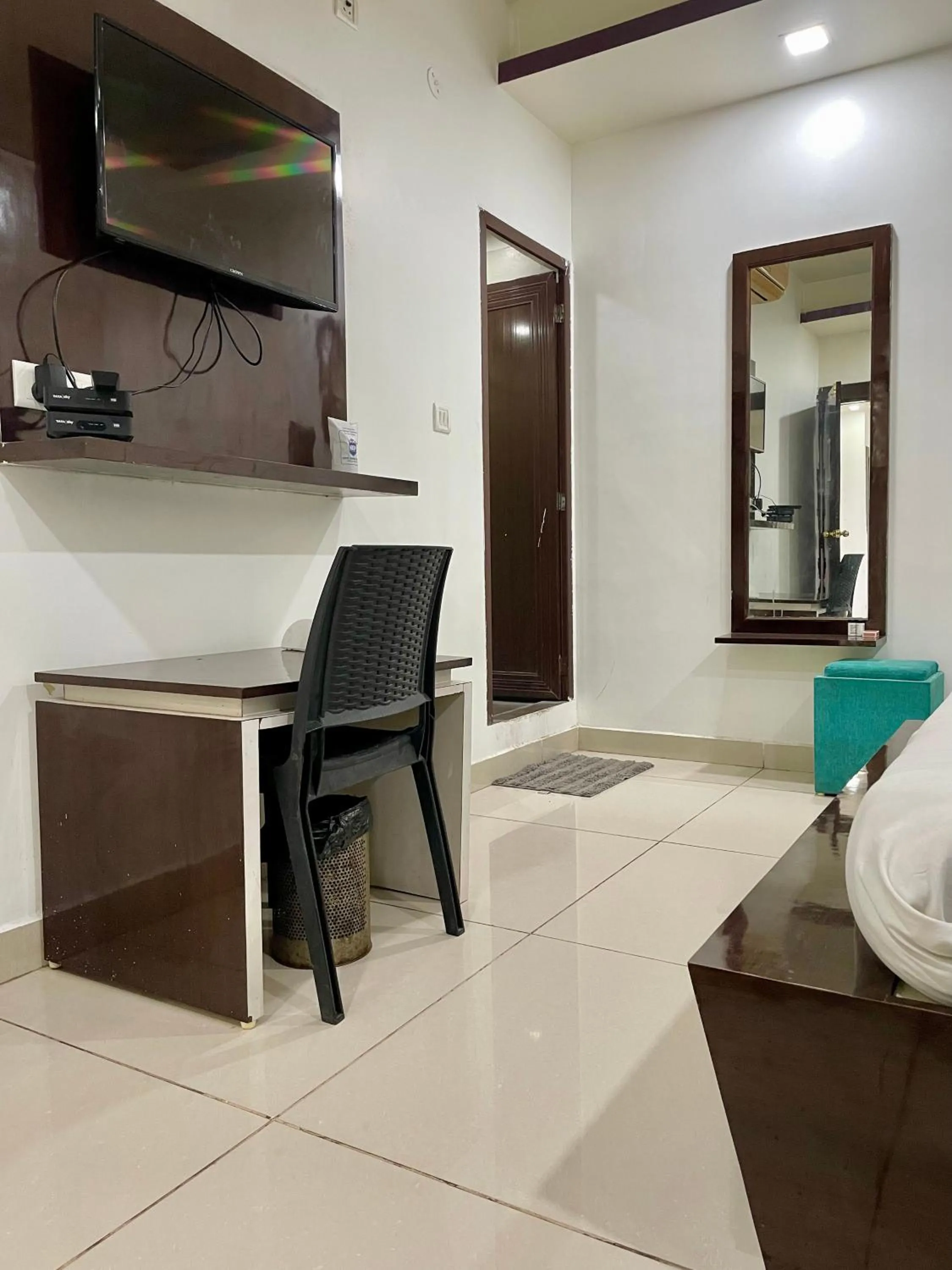 Living room in Hotel Komal Palace Anand Nagar