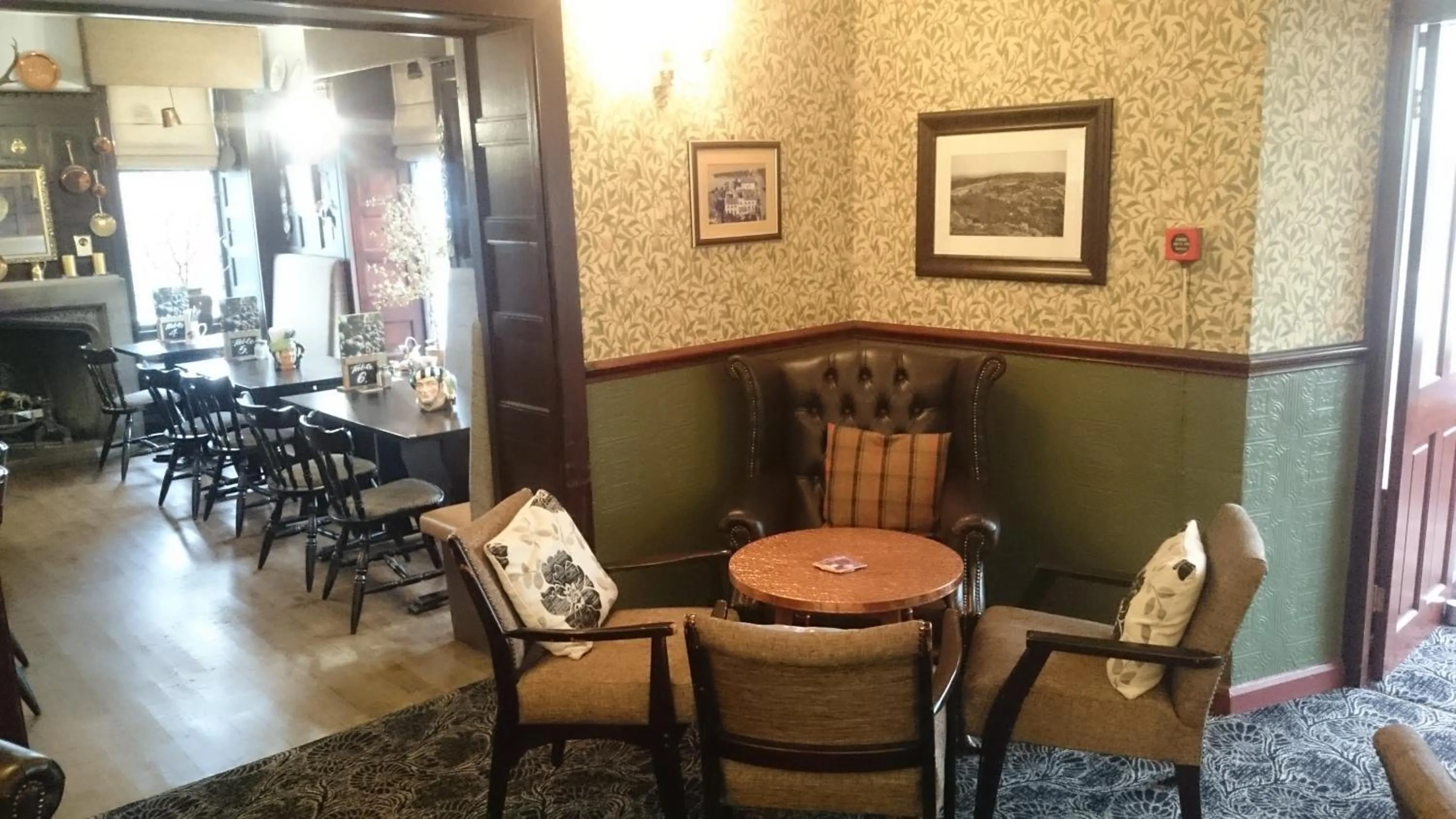 Restaurant/places to eat in The Silverdale Hotel