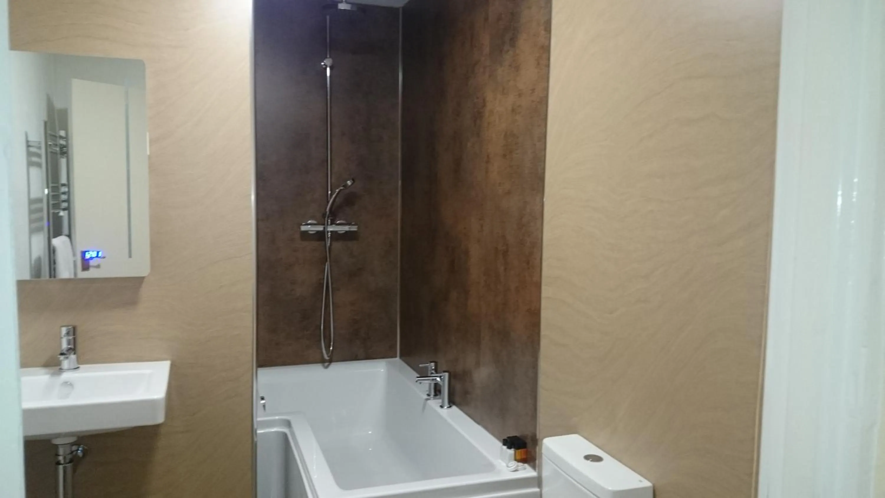 Shower in The Silverdale Hotel