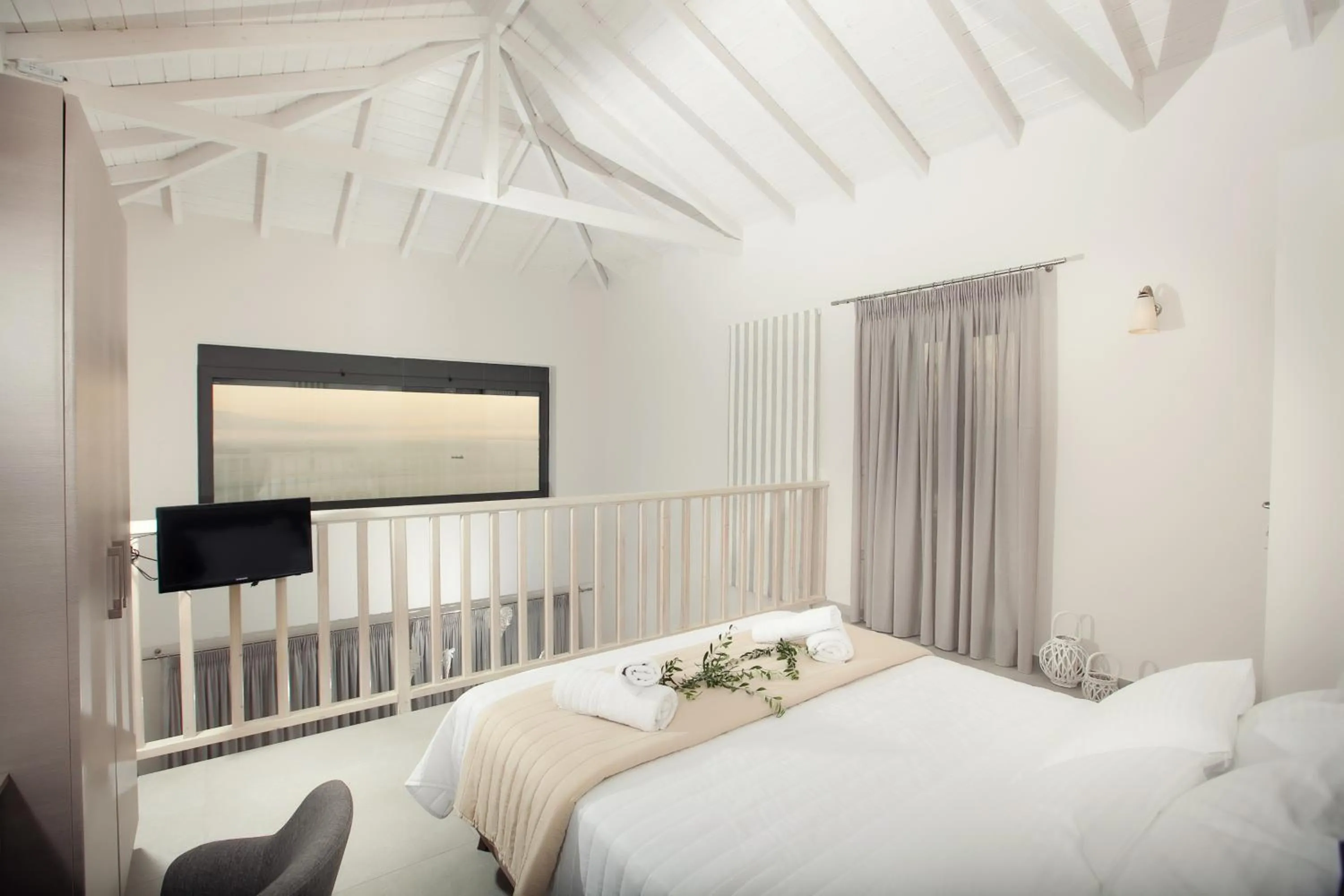 Apartment with Sea View in Petra Thea