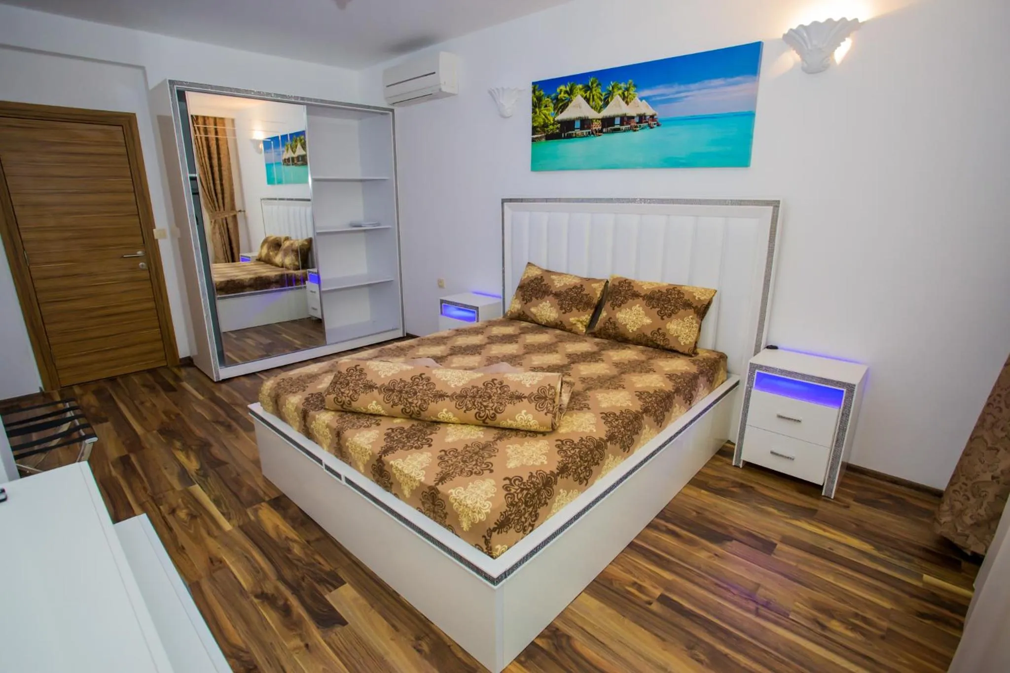 Photo of the whole room, Bed in Boutique Apart Hotel Versis