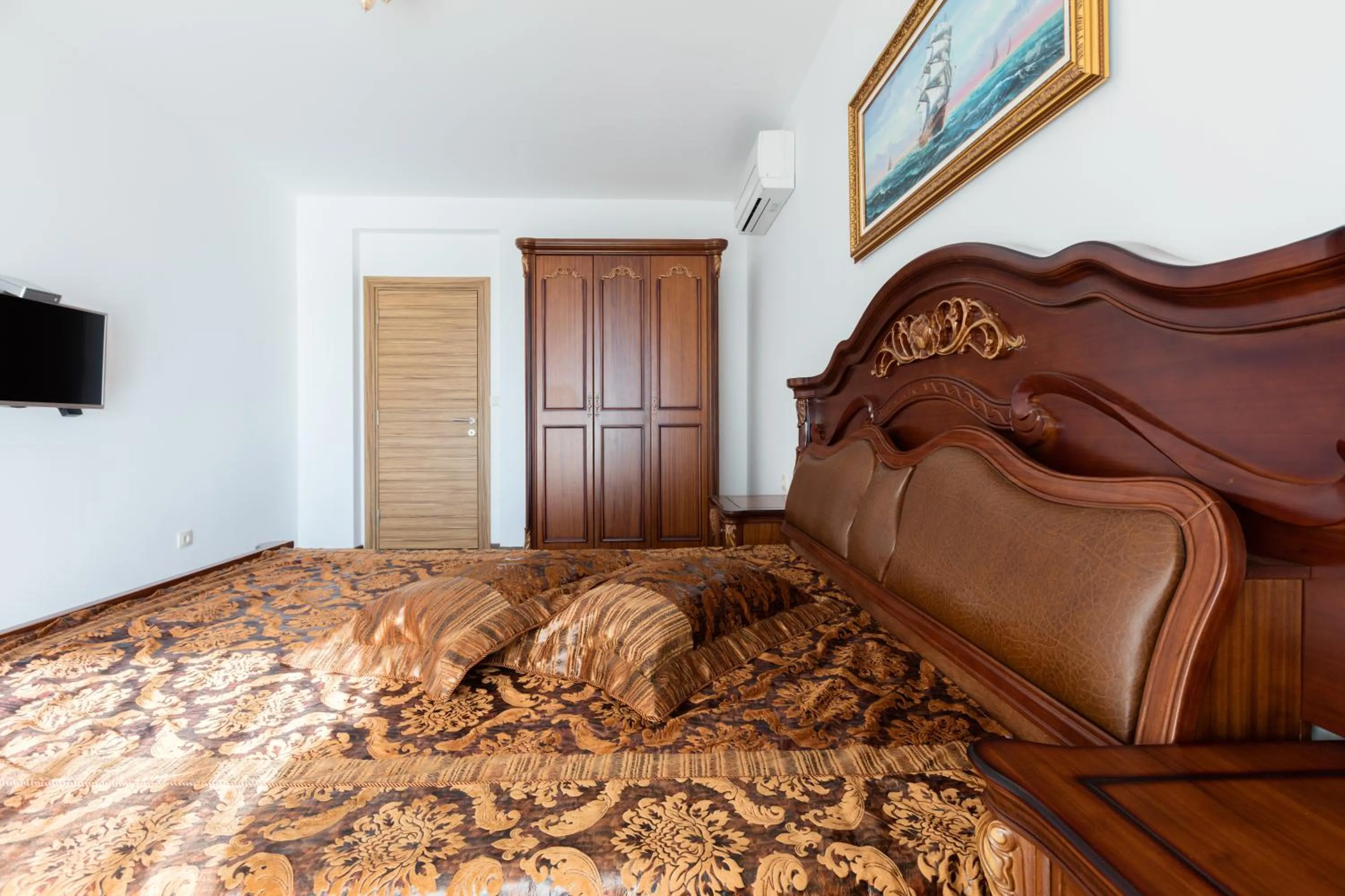 Bed in Boutique Apart Hotel Versis