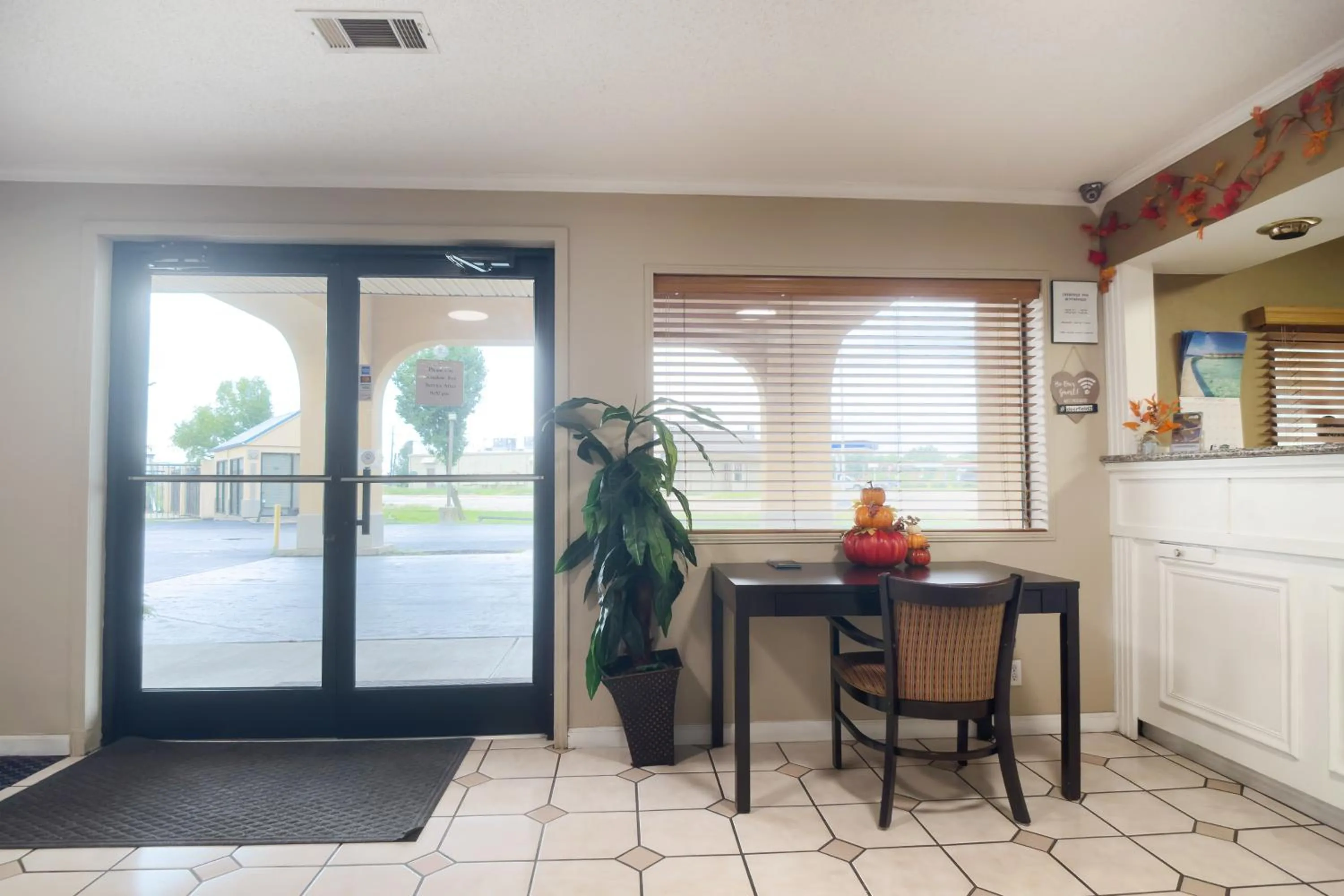 Lobby or reception in Deerfield Inn By Capital O Blytheville AR I55