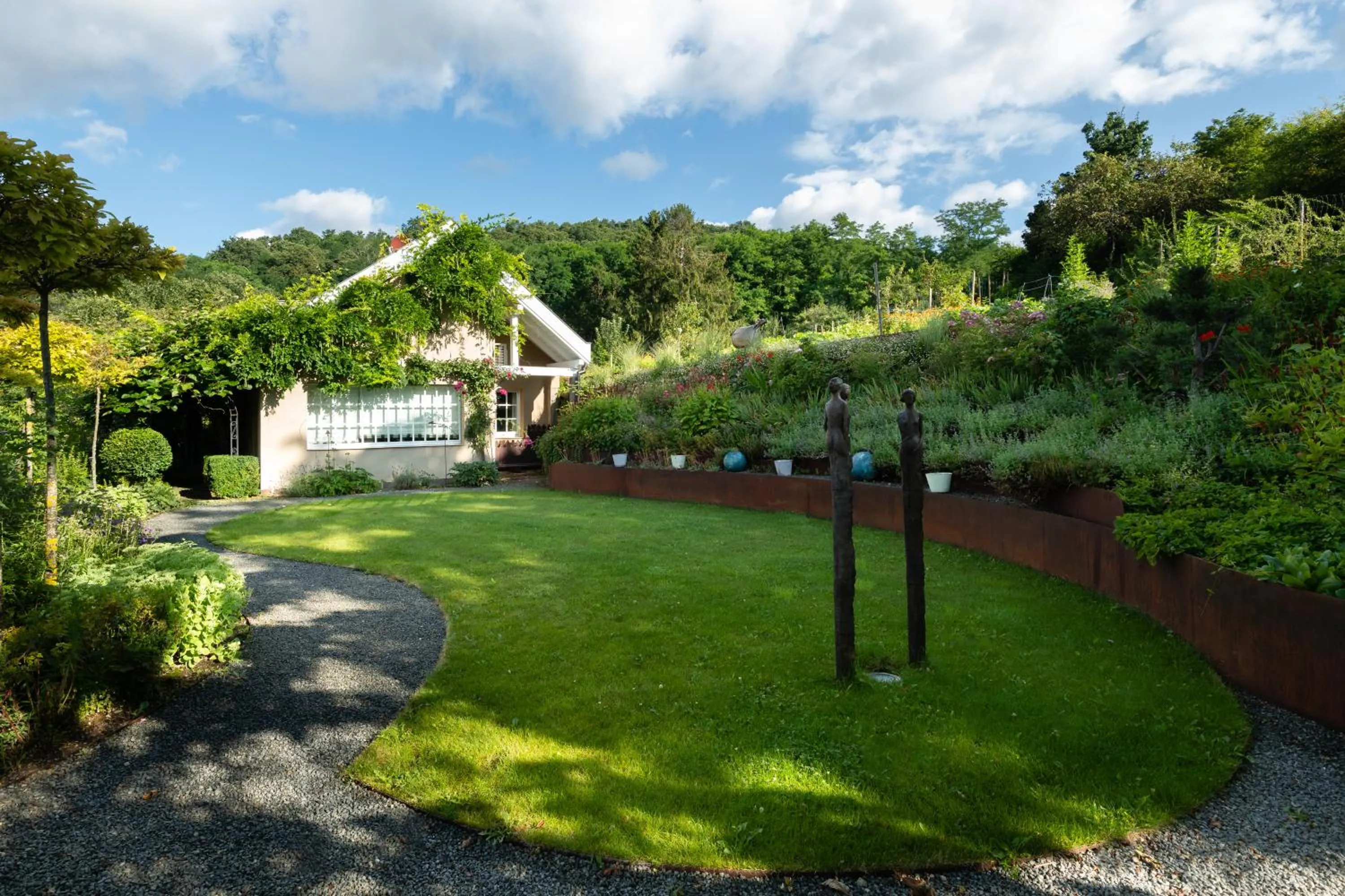 Property building in Le B Cottage & SPA Privé