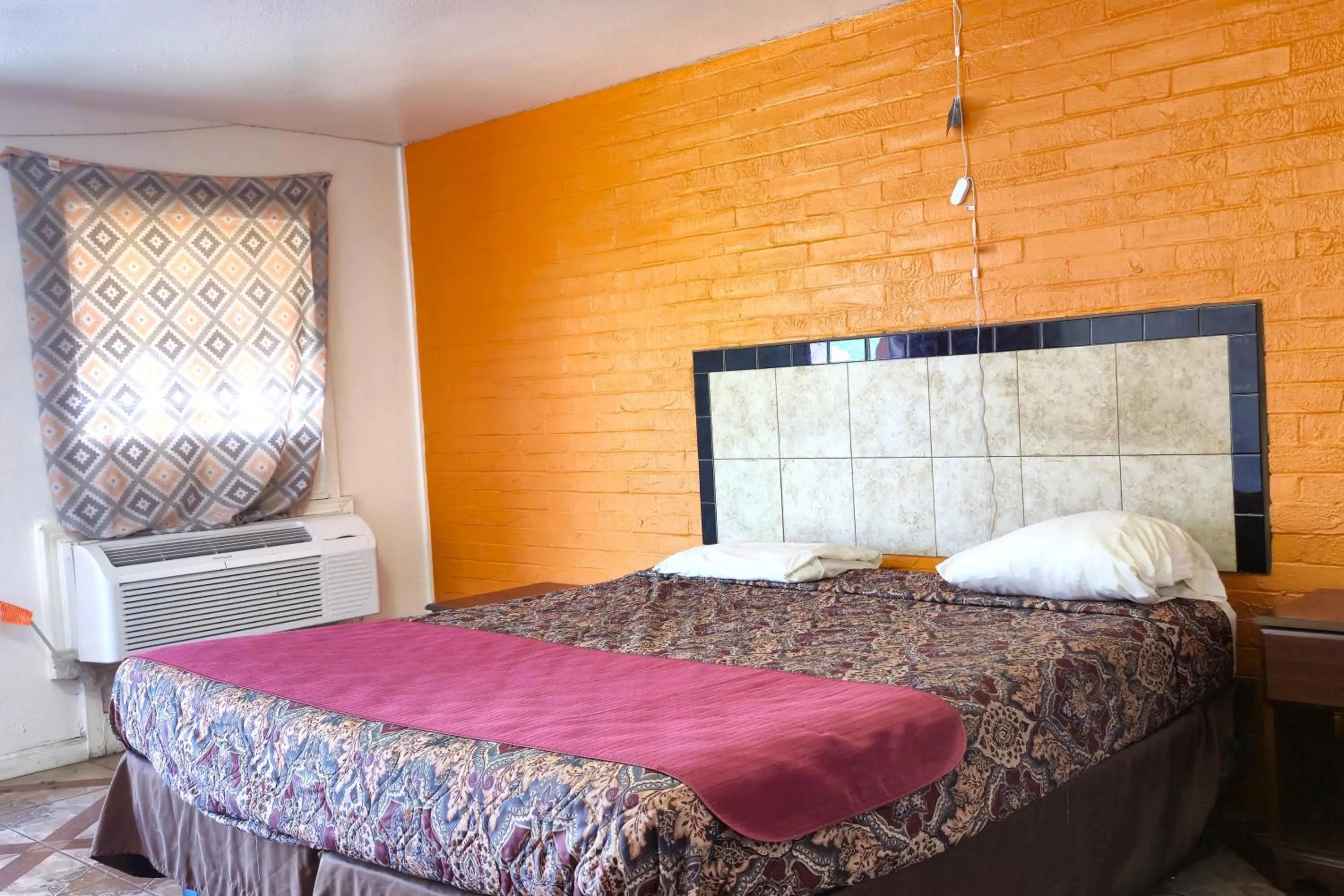 Bedroom, Bed in Way Side Inn by Hotel O Dallas near Fair Park Downtown