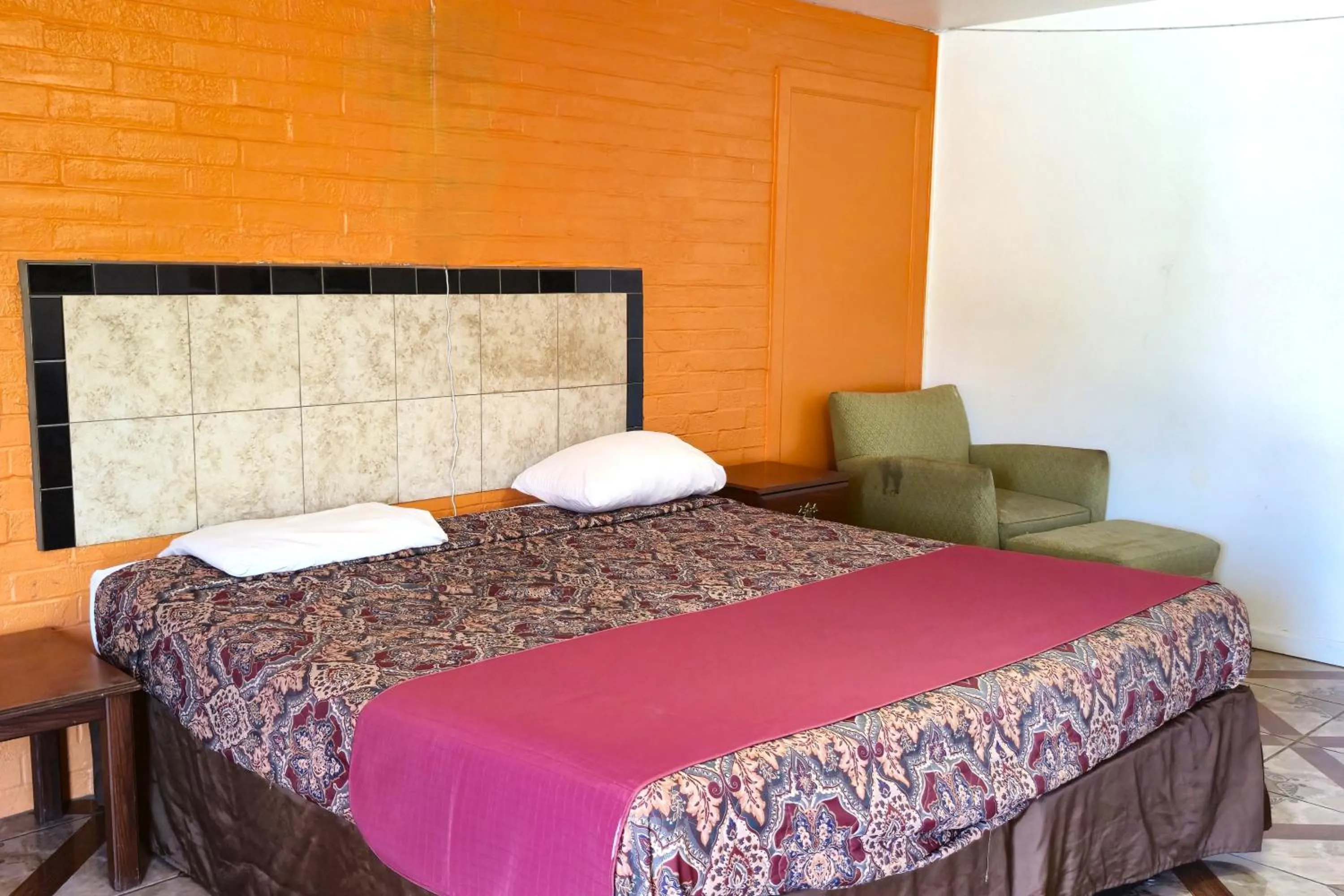 Bedroom, Bed in Way Side Inn by Hotel O Dallas near Fair Park Downtown