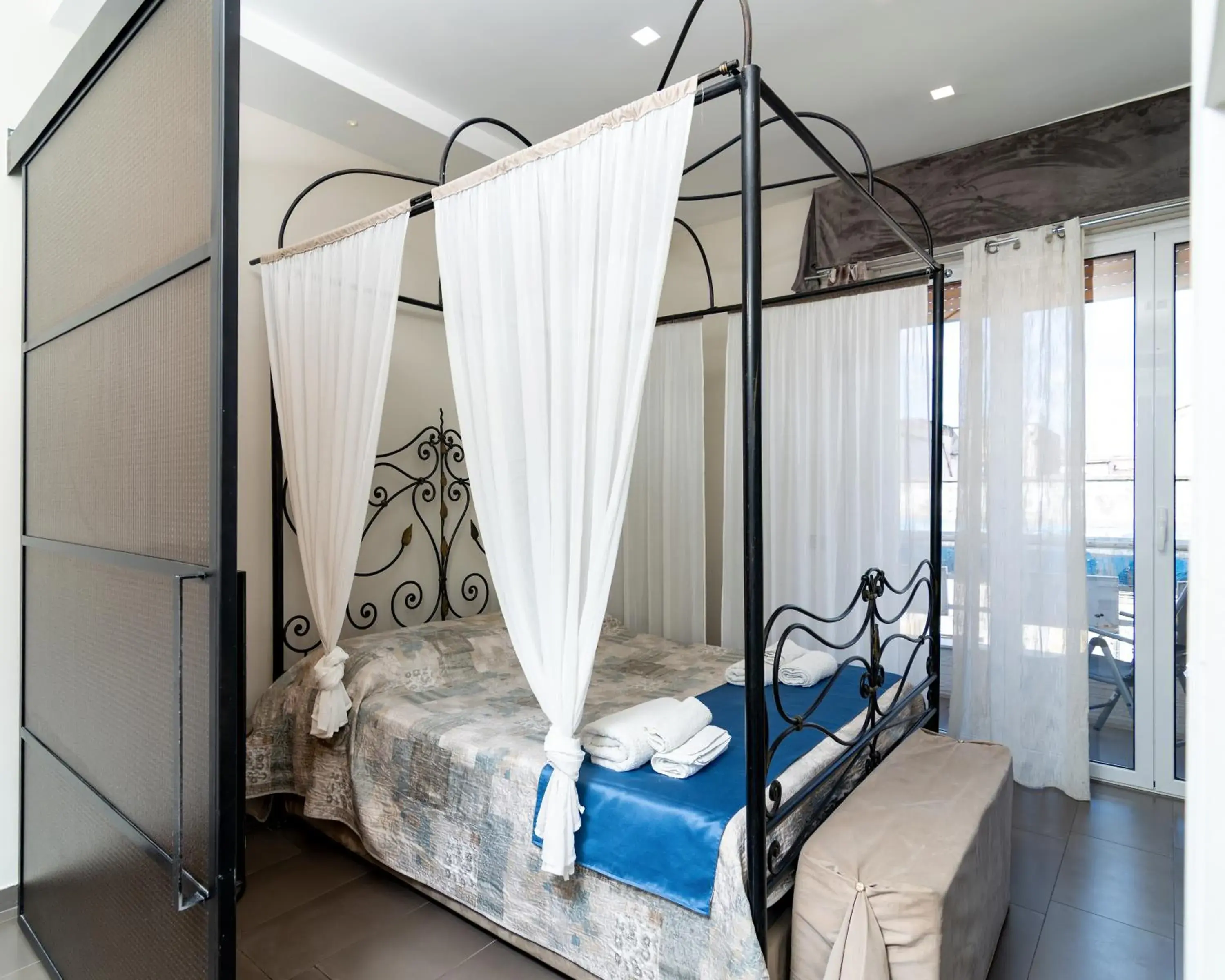 Superior Queen Room in VESUVIANUS Rooms and More Superior Queen Room in VESUVIANUS Rooms and More