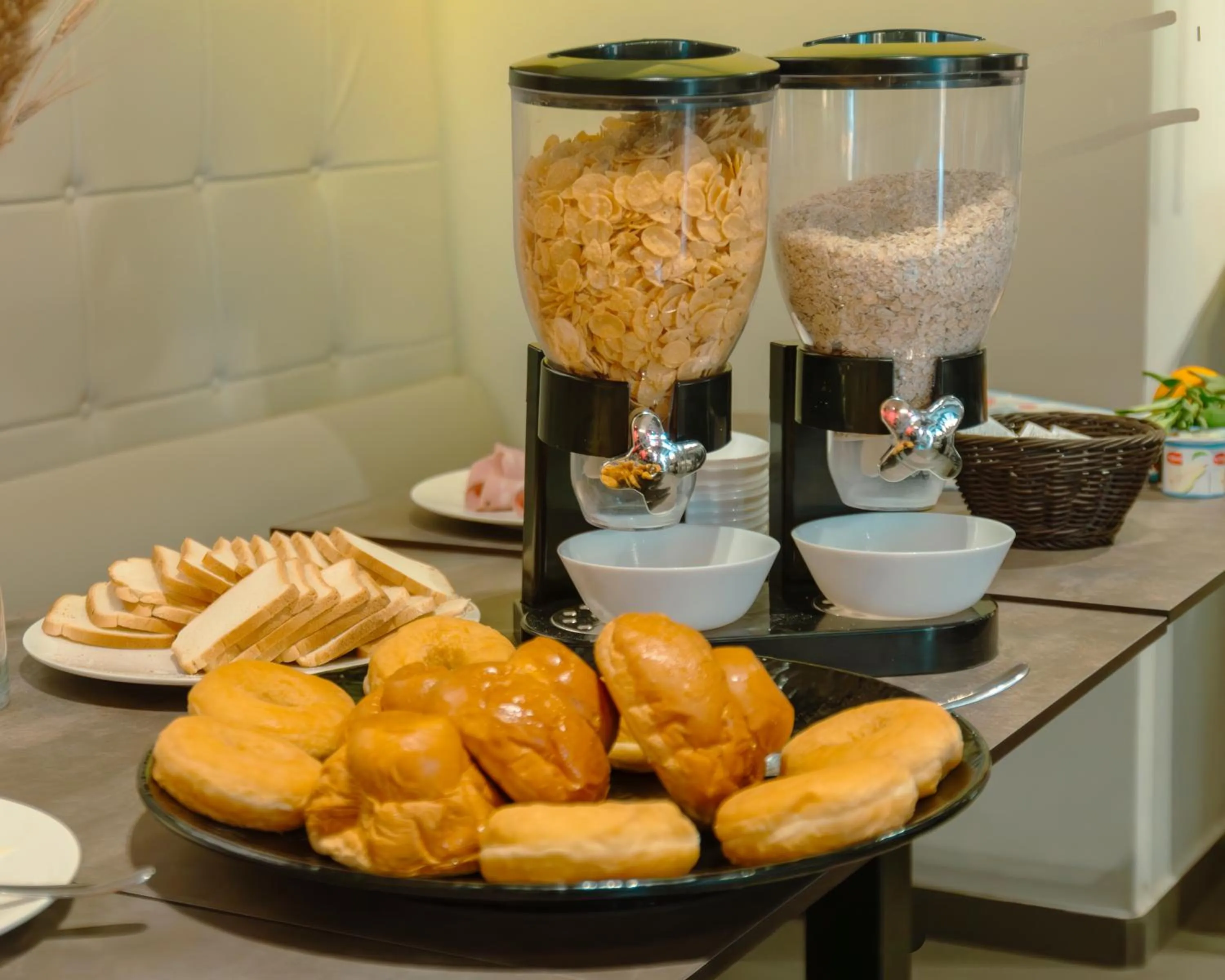 Food and drinks in VESUVIANUS Rooms and More