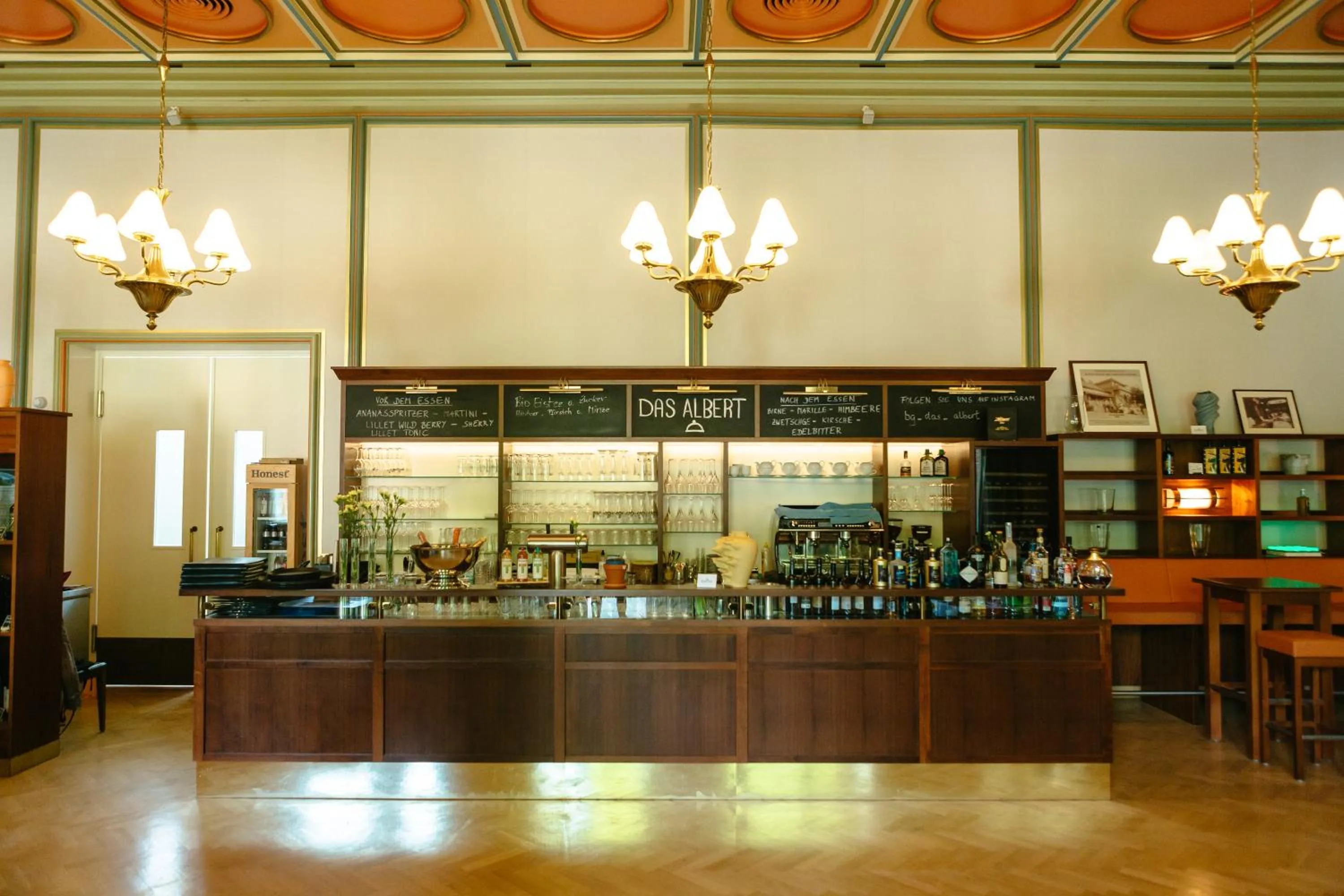 Restaurant/places to eat in Hotel König Albert