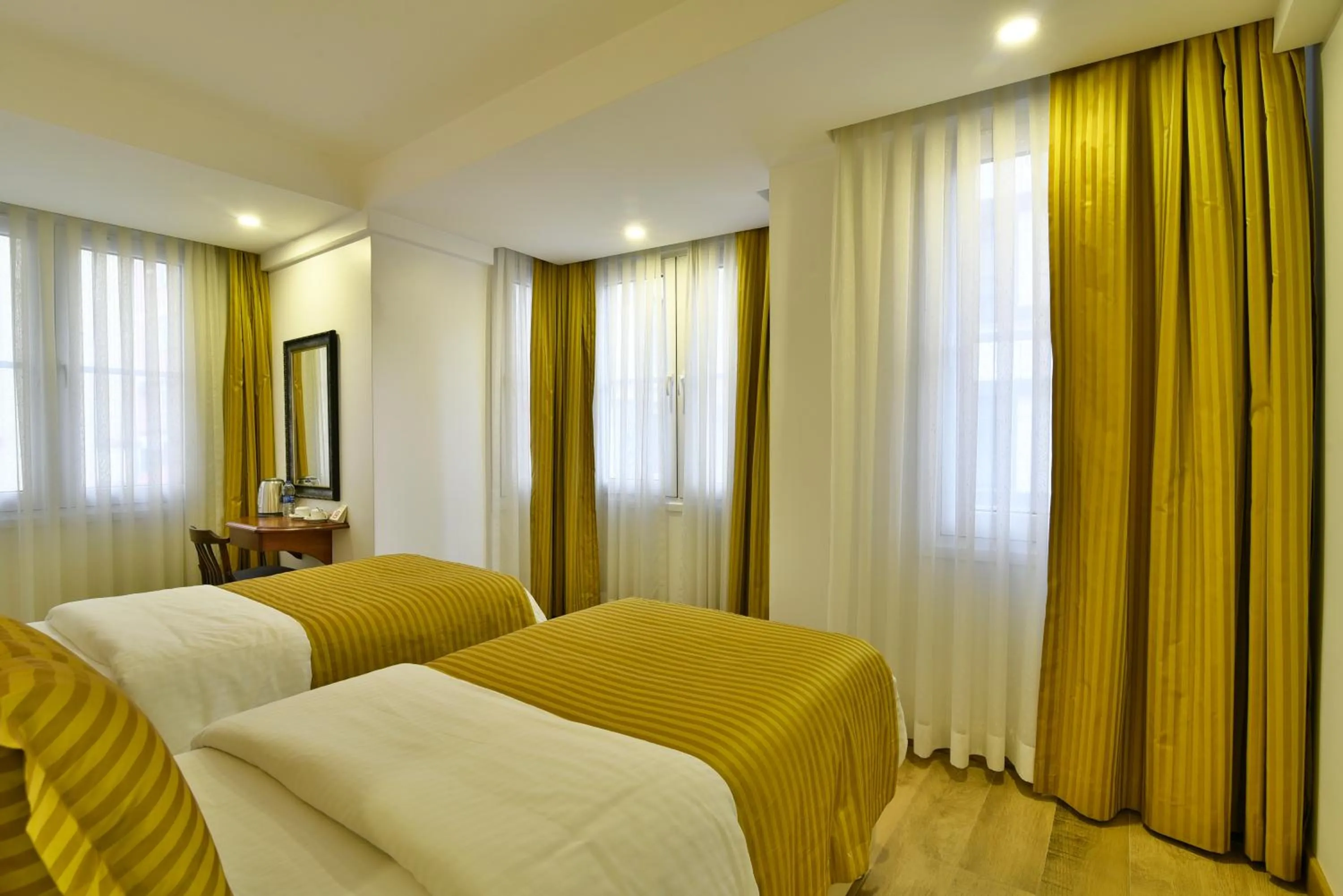 Bedroom, Bed in Istanbul Life Hotel