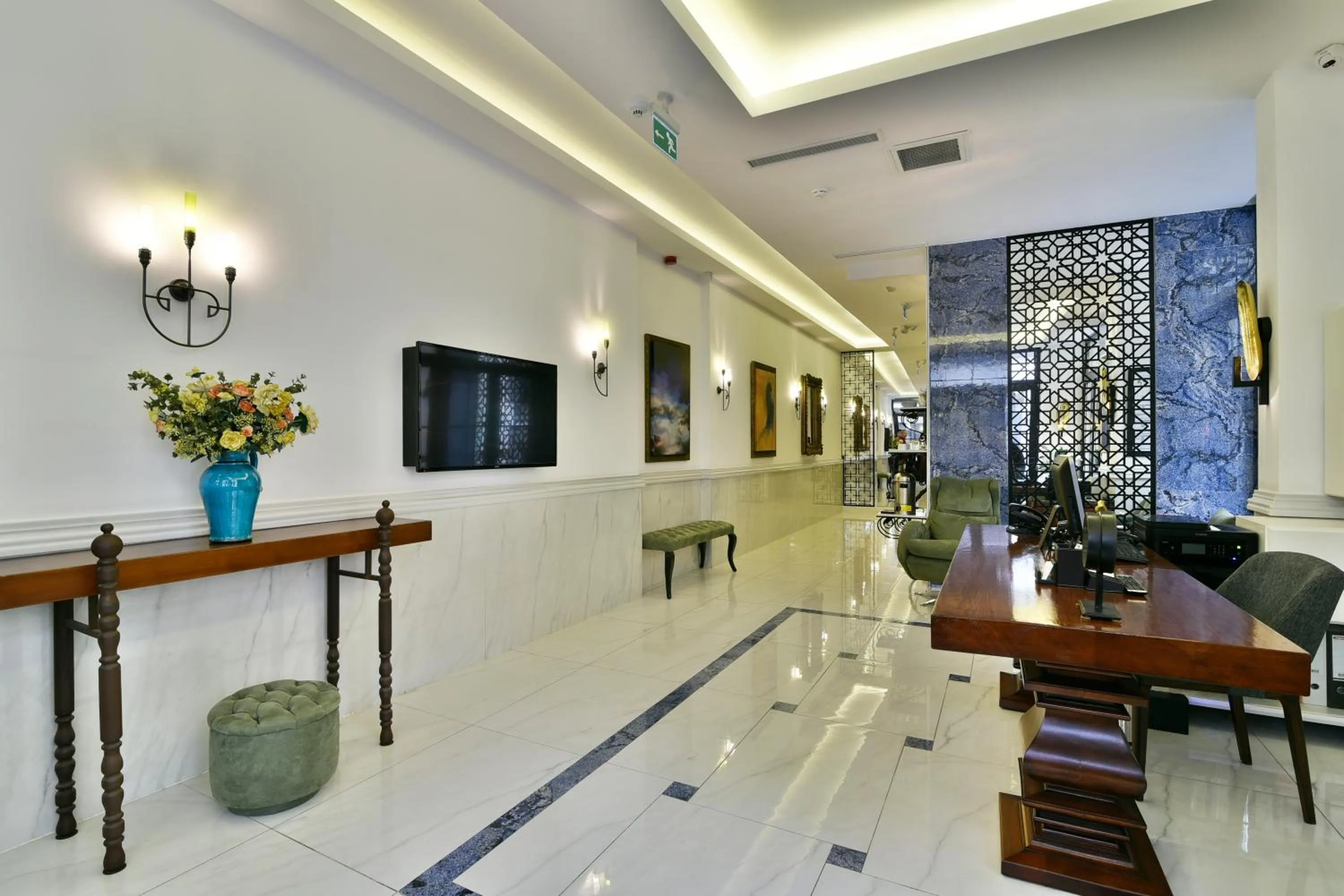 Lobby or reception in Istanbul Life Hotel