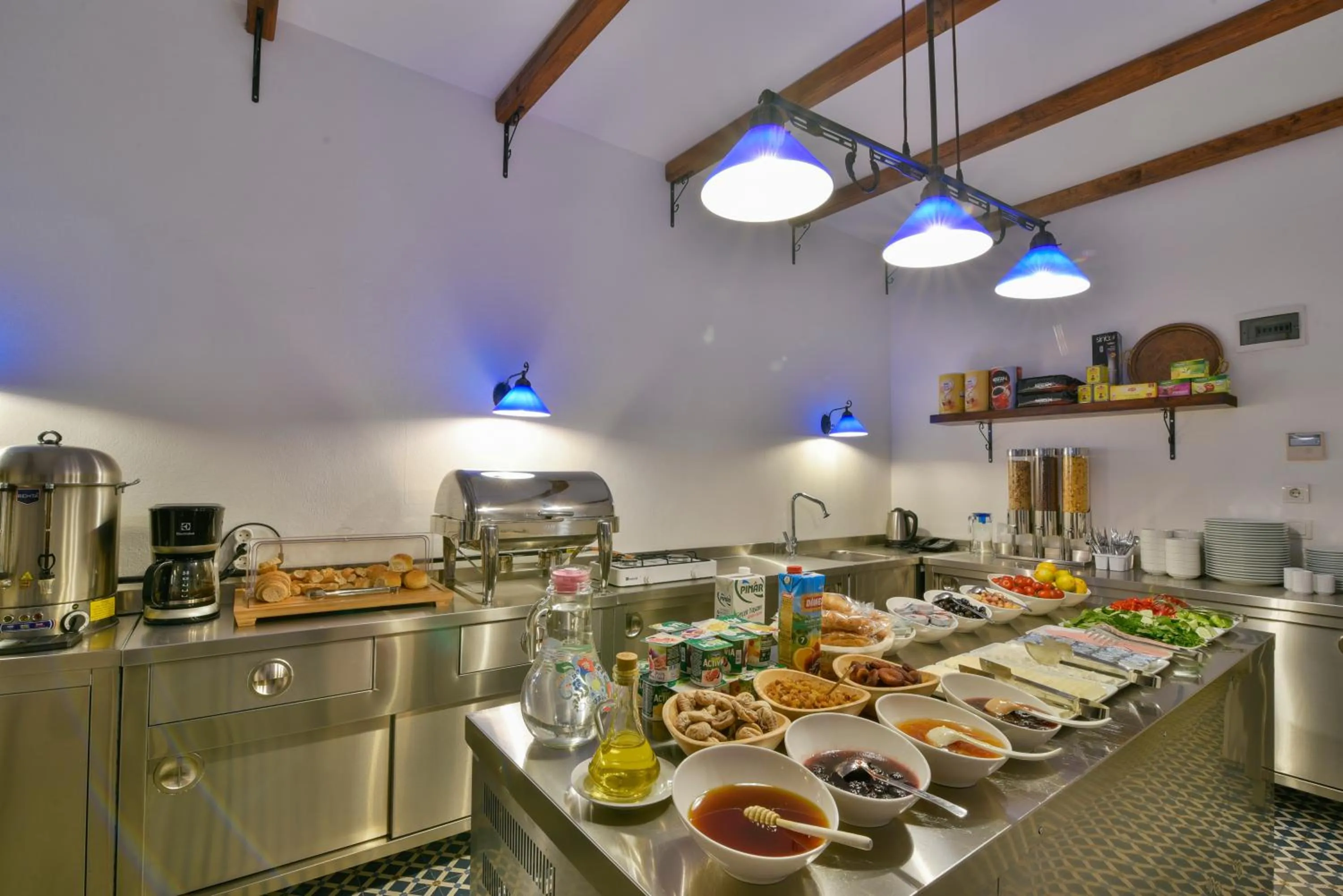 Restaurant/places to eat in Istanbul Life Hotel