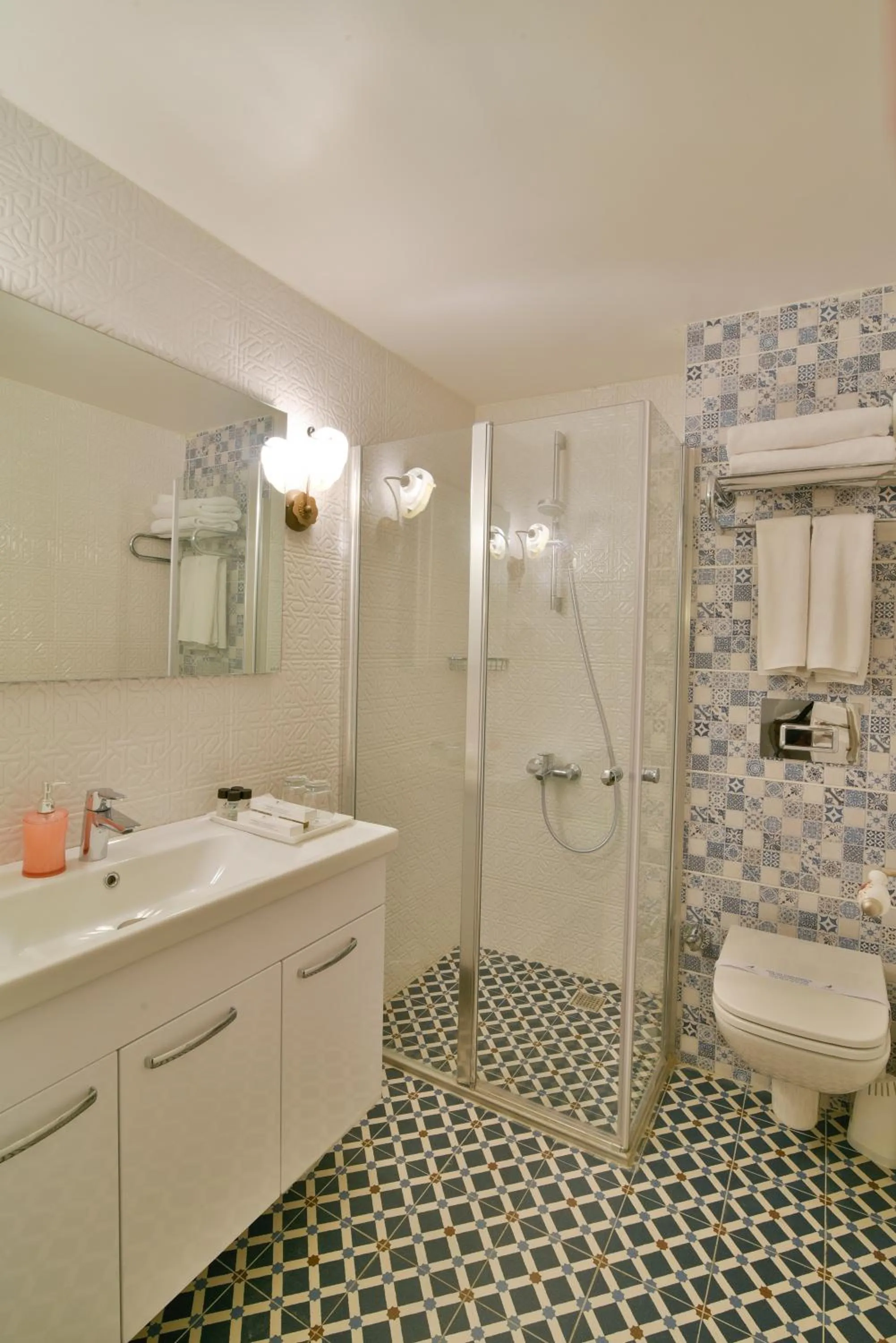 Bathroom in Istanbul Life Hotel