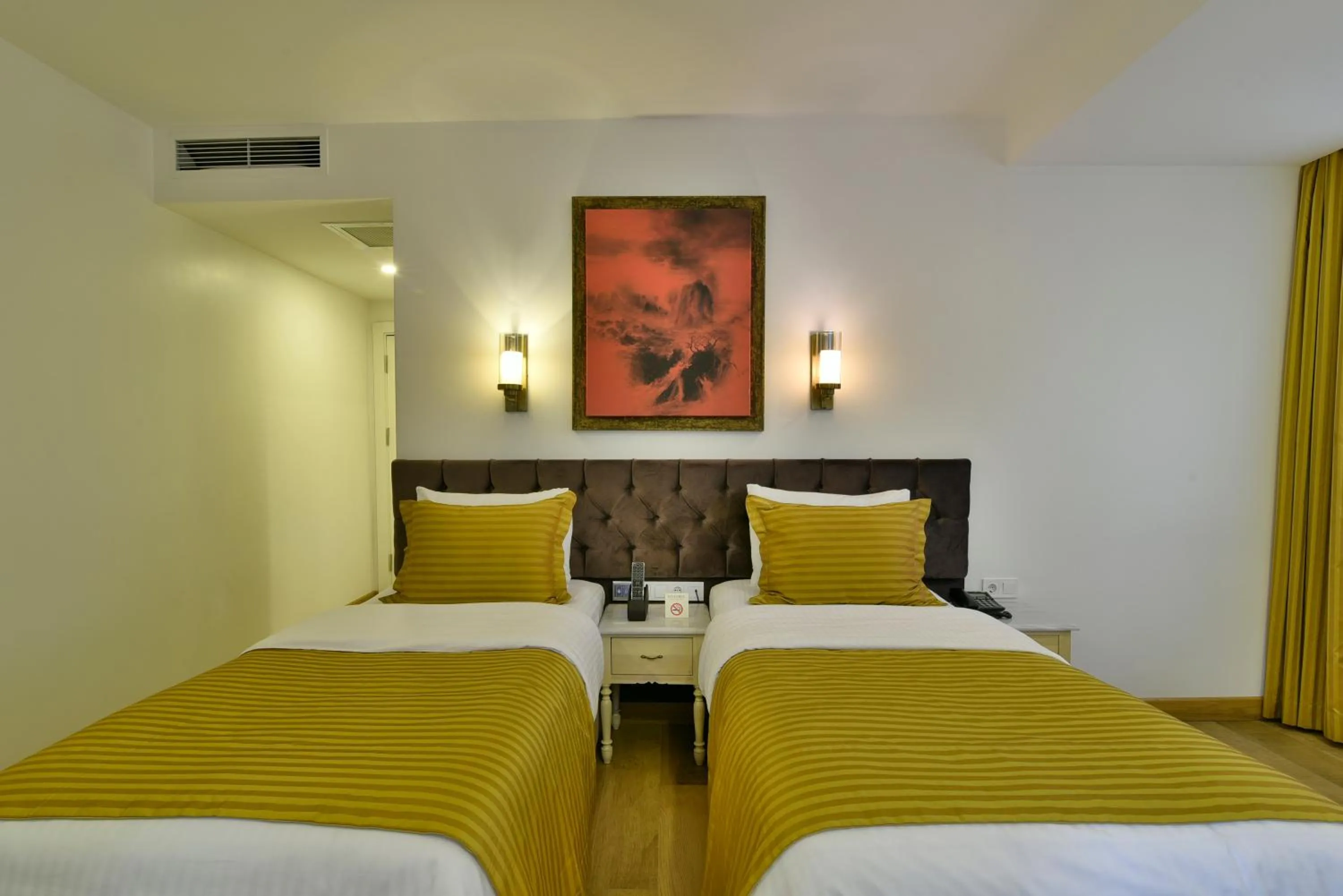 Bedroom, Bed in Istanbul Life Hotel