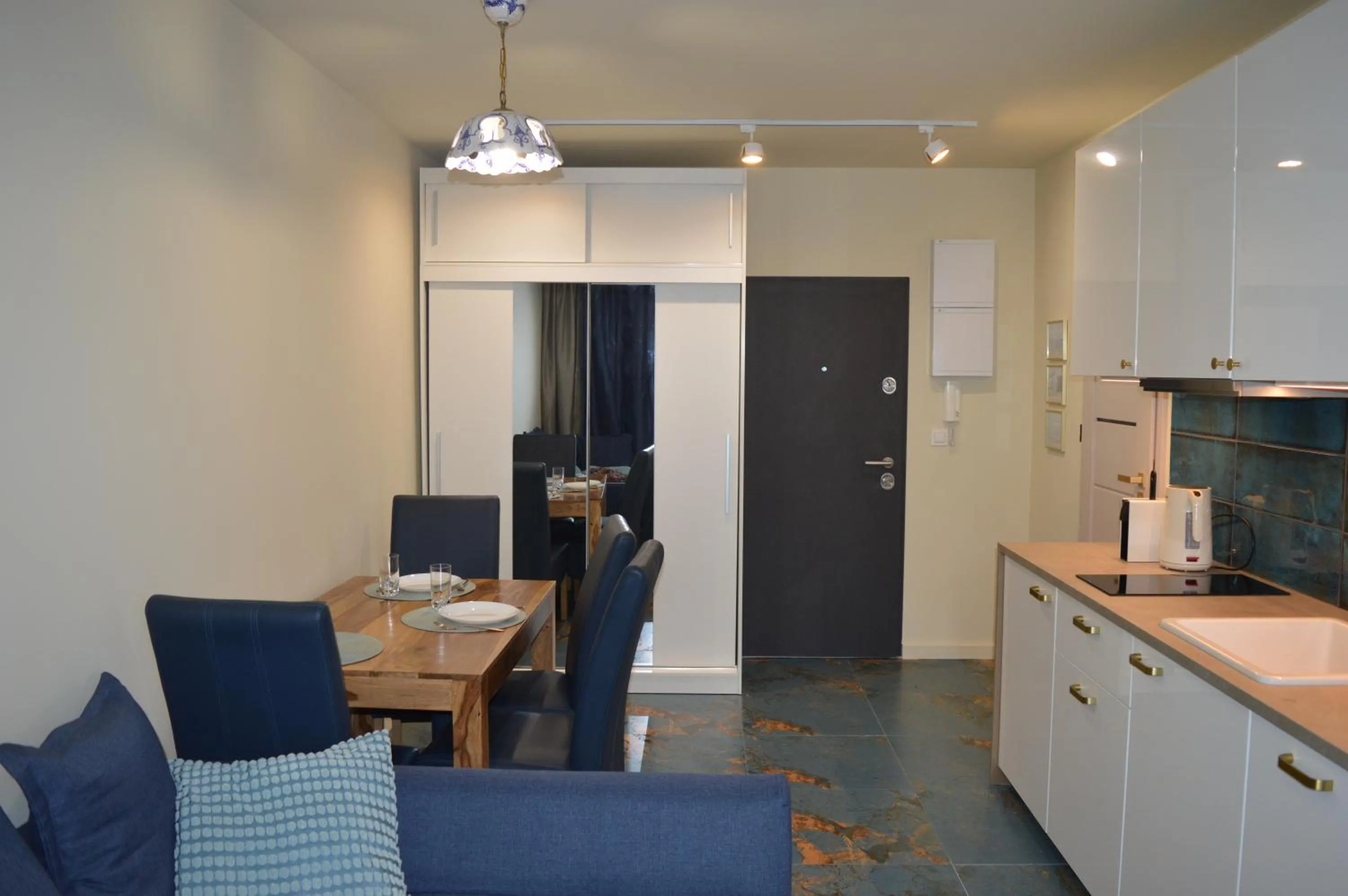 Apartament Bakista