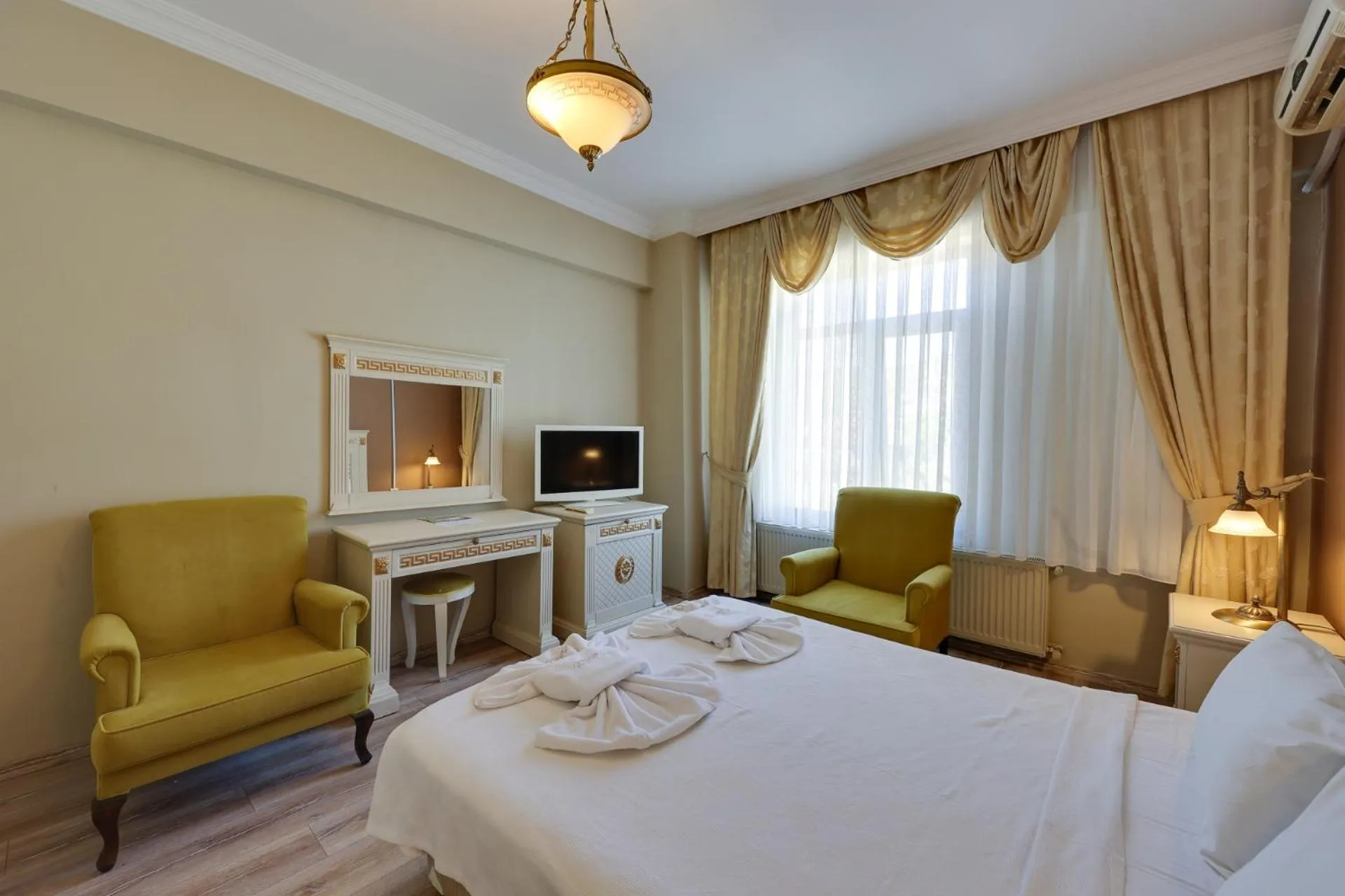 Bed in Güre Saruhan Termal Otel