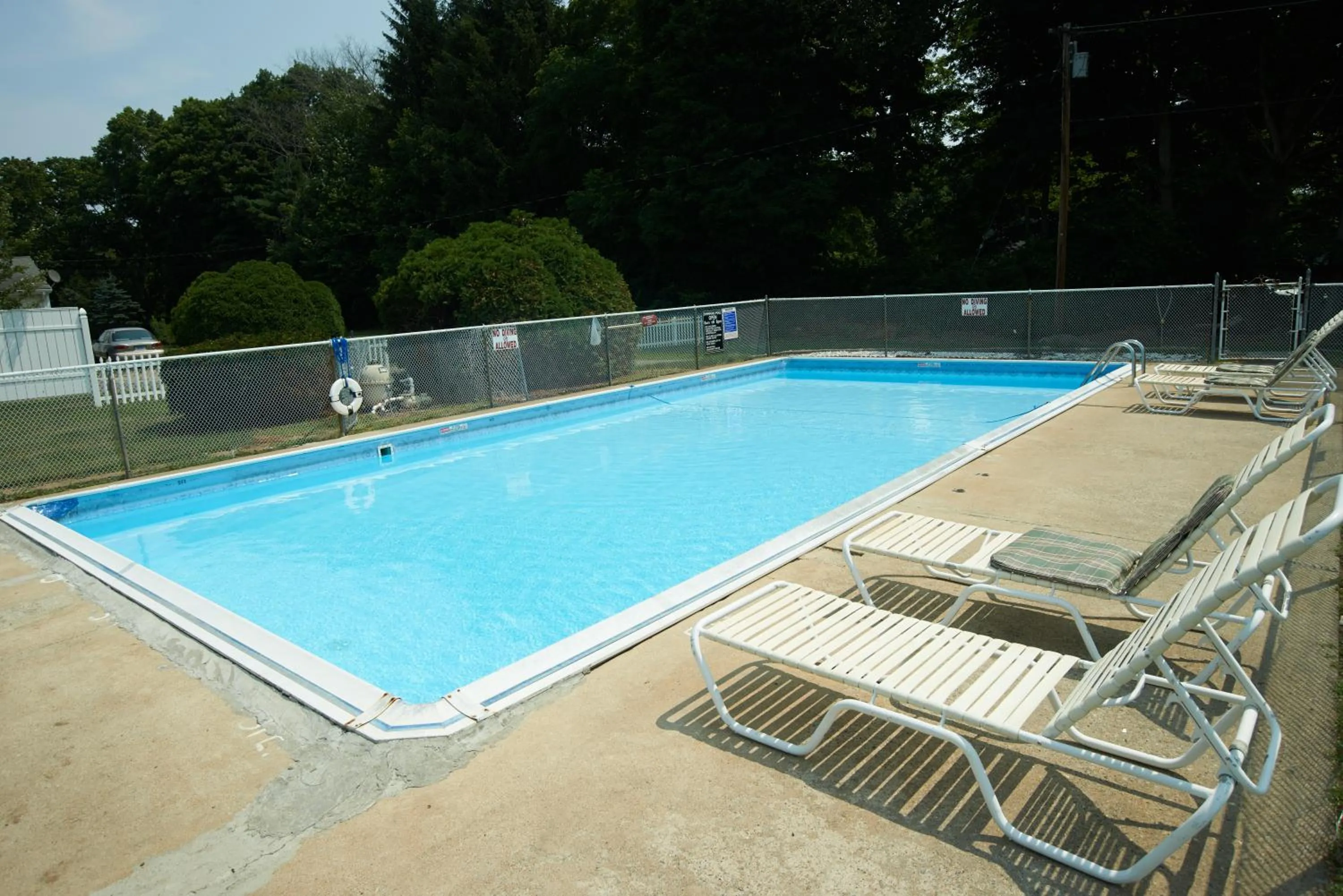 Swimming pool in Clinton Motel