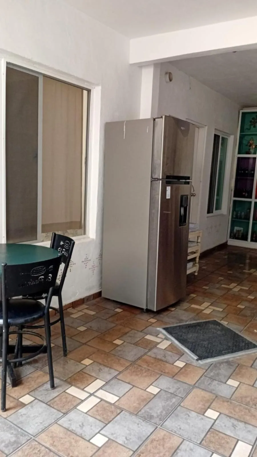 Kitchen or kitchenette in Hostal Maple