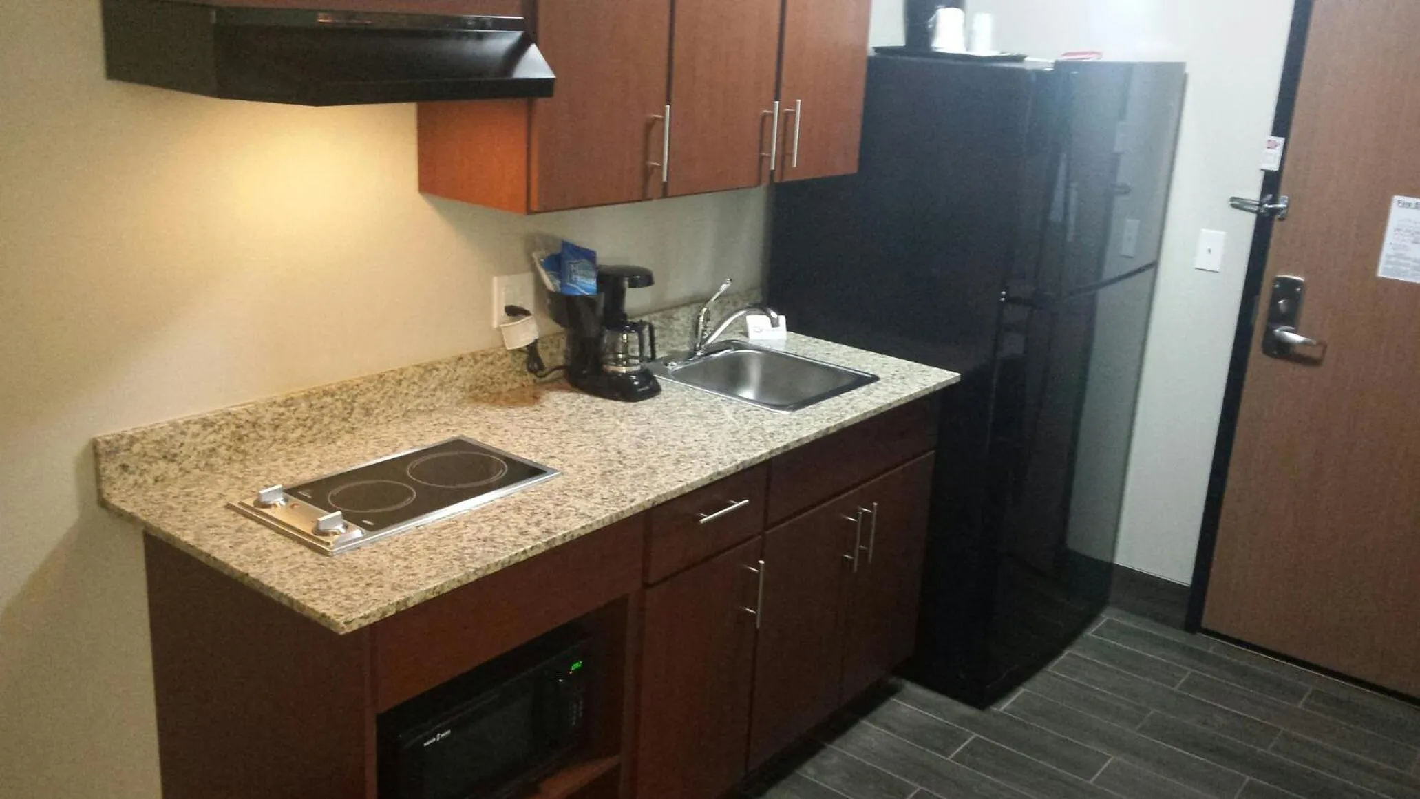 Kitchen or kitchenette in Baymont by Wyndham Glendive