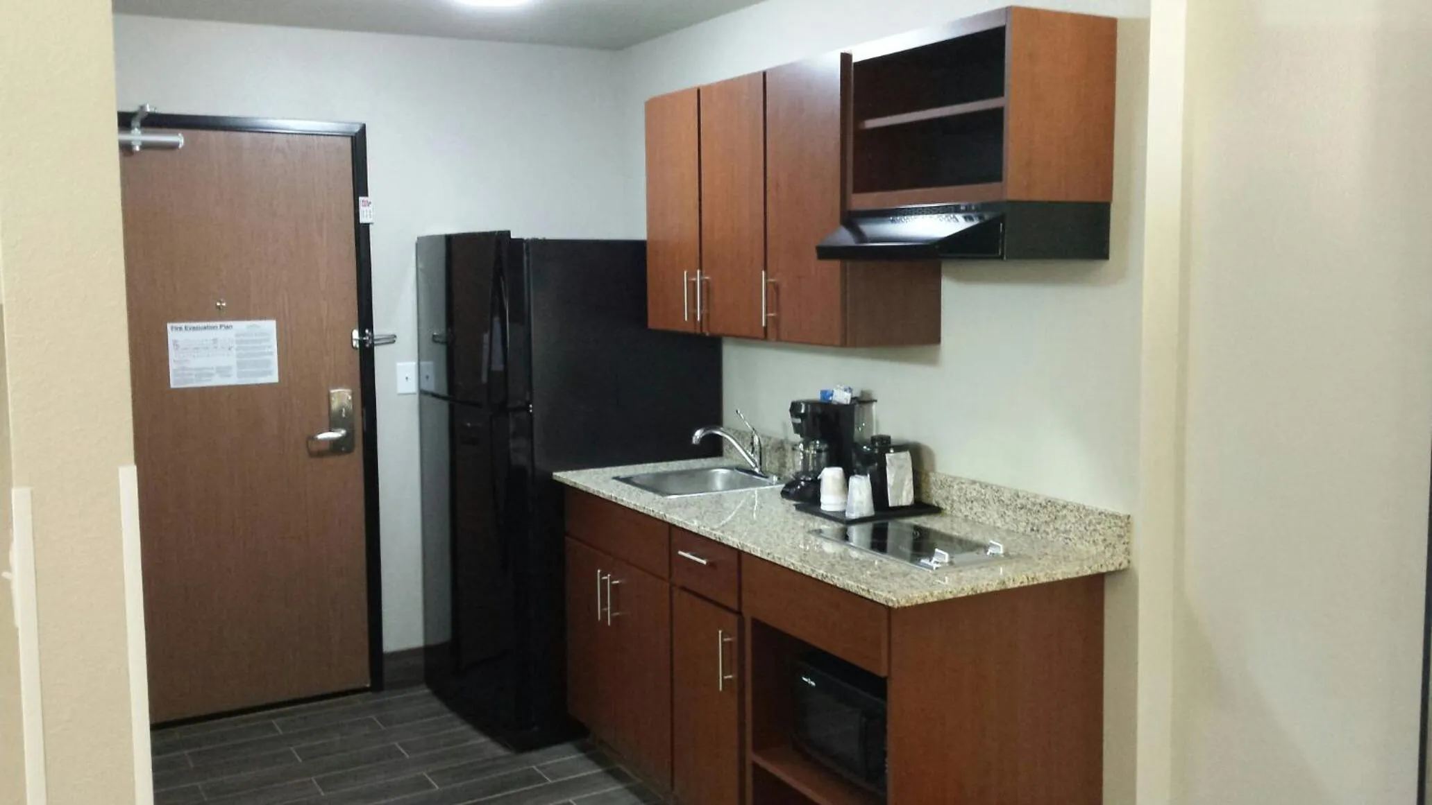 Kitchen or kitchenette in Baymont by Wyndham Glendive