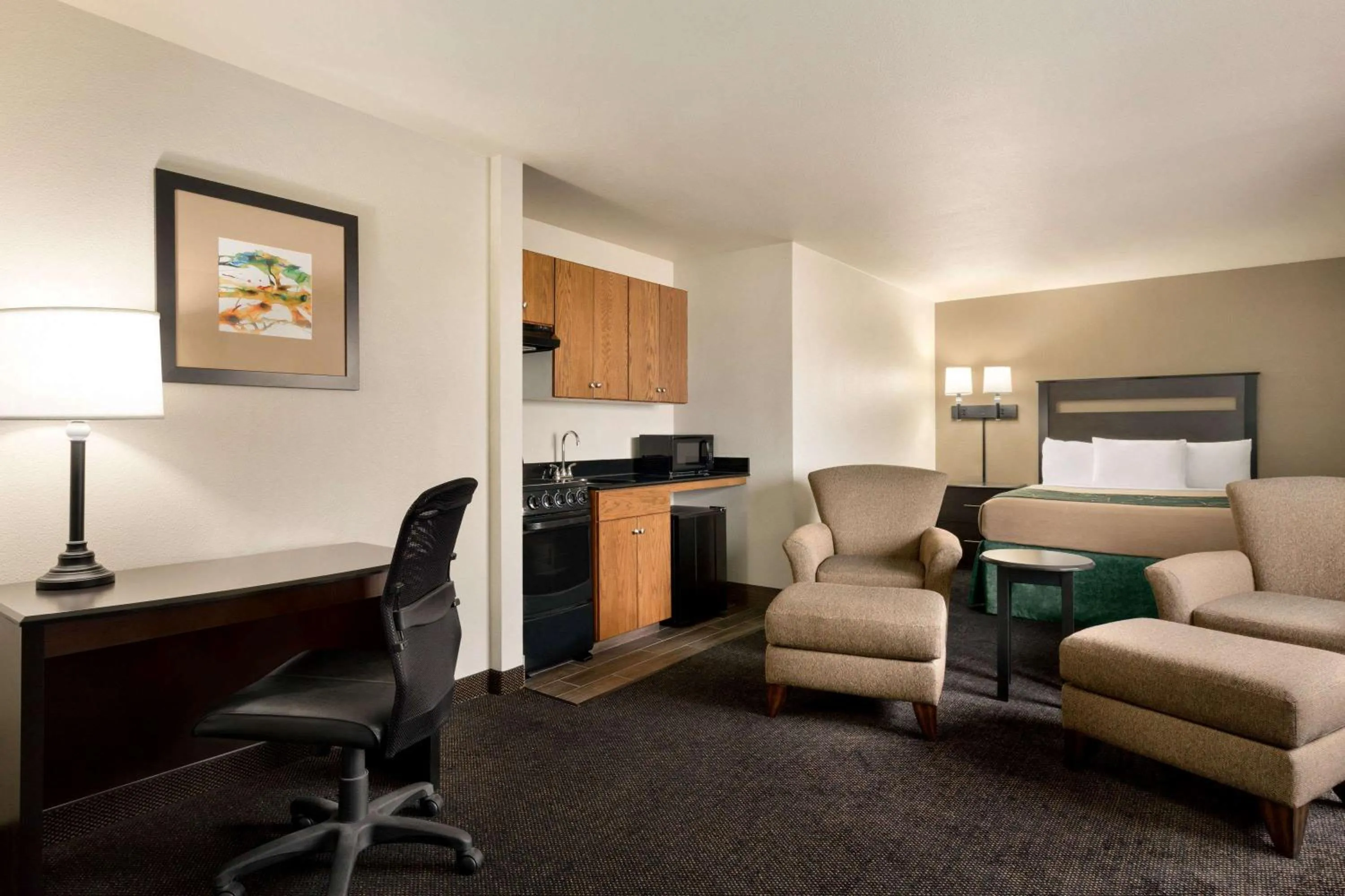 Photo of the whole room in Baymont by Wyndham Glendive