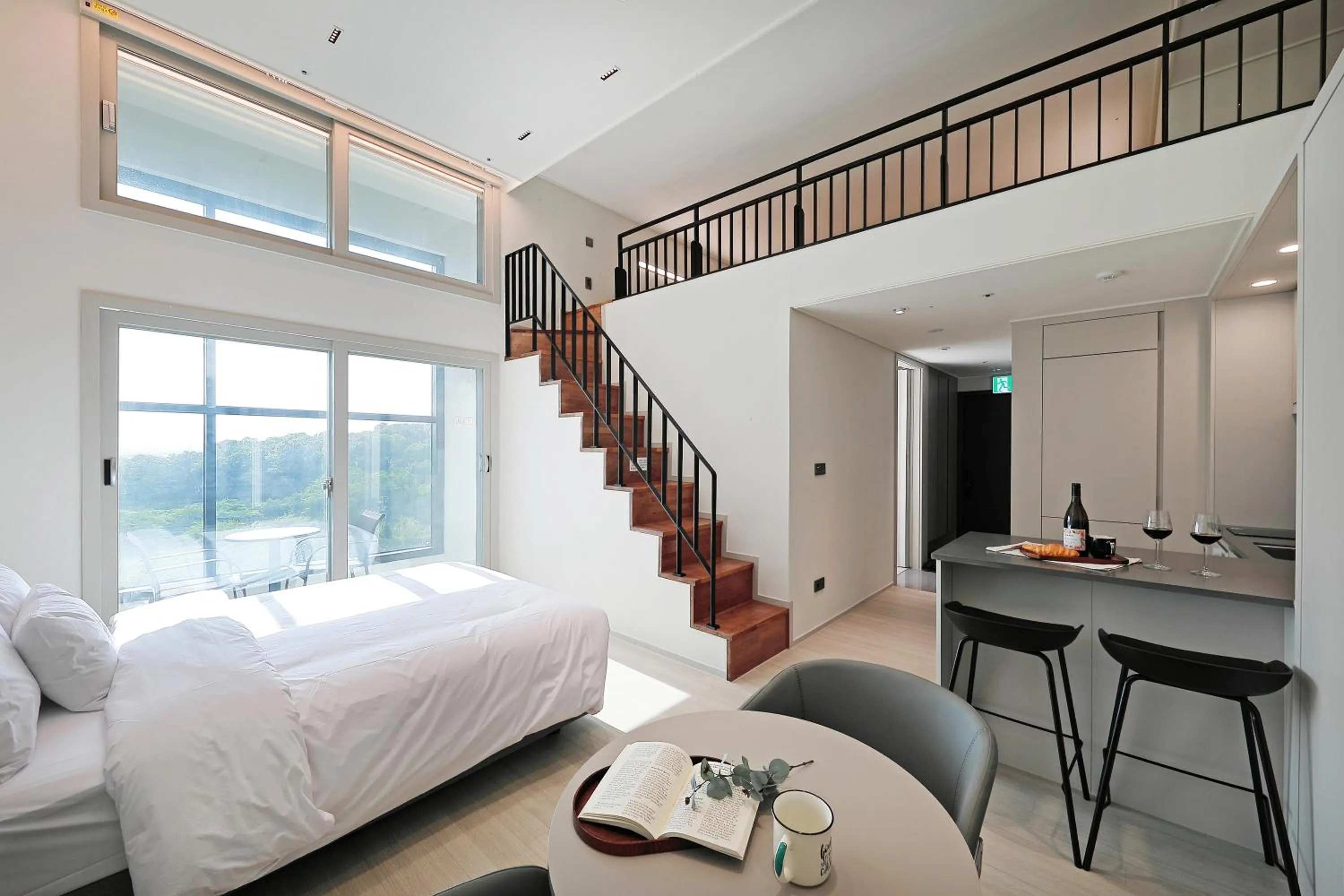 Property building, Bed in Sota Suite Pyeongtaek Godeok branch