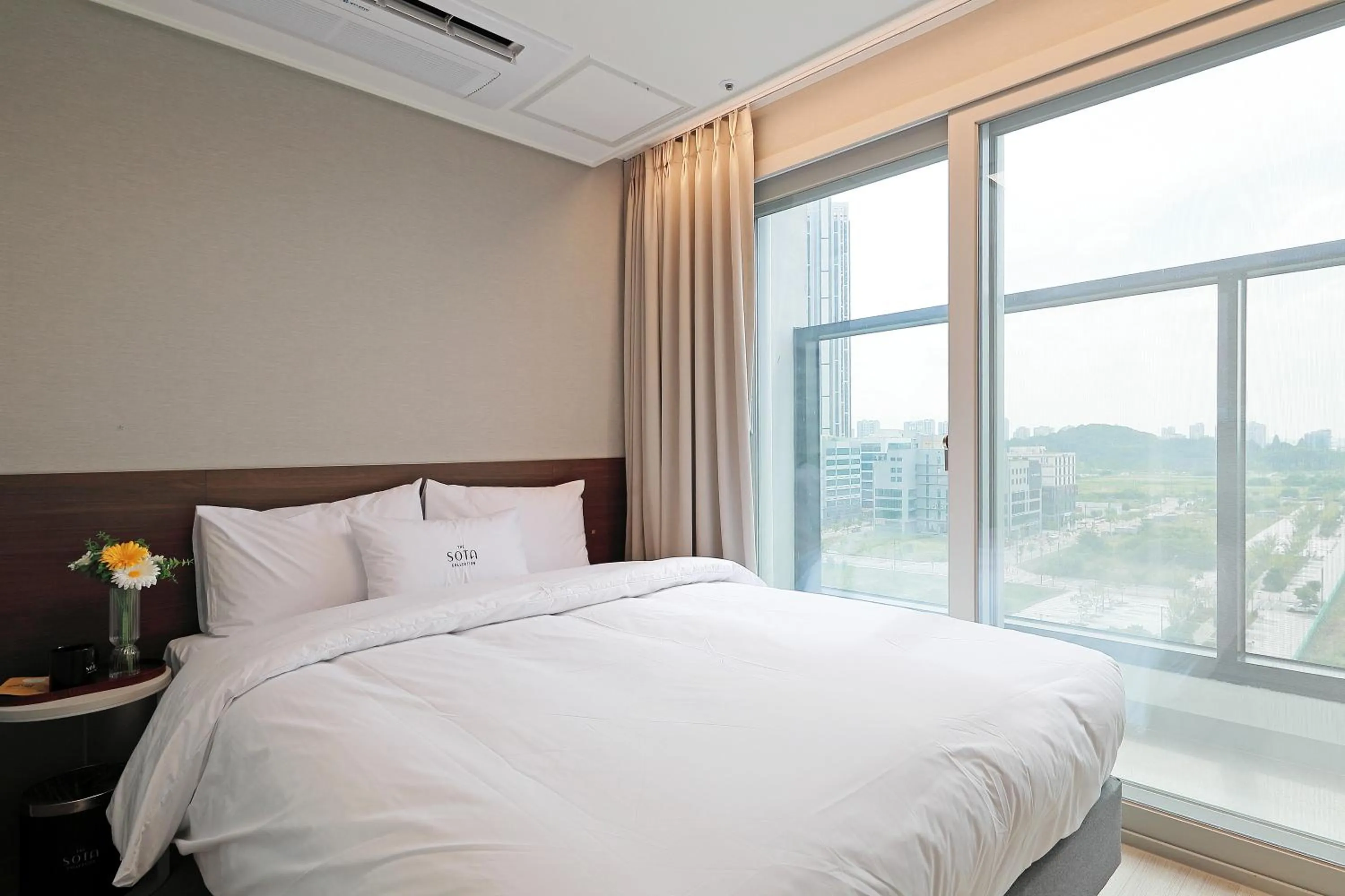 Property building, Bed in Sota Suite Pyeongtaek Godeok branch