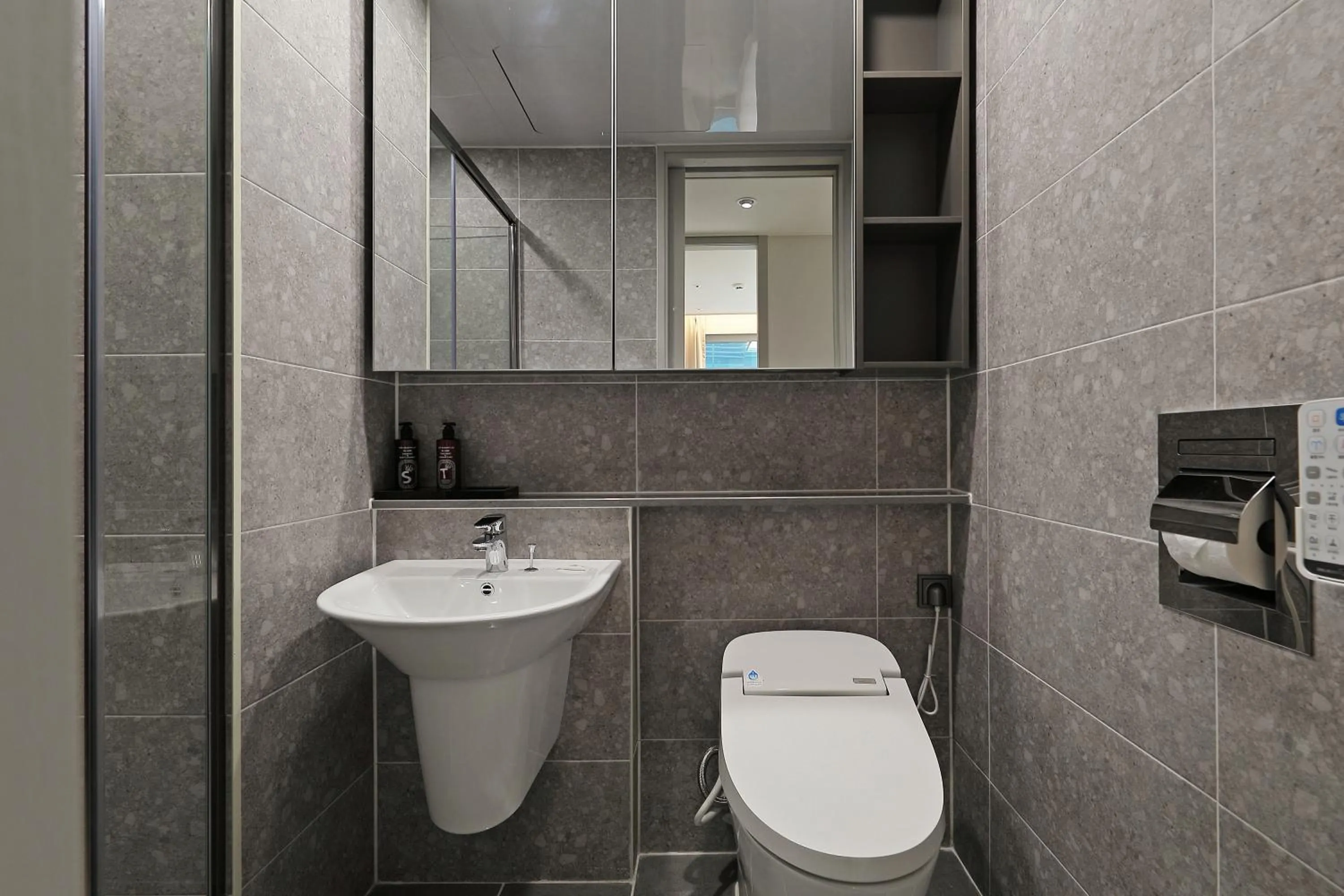 Toilet in Sota Suite Pyeongtaek Godeok branch