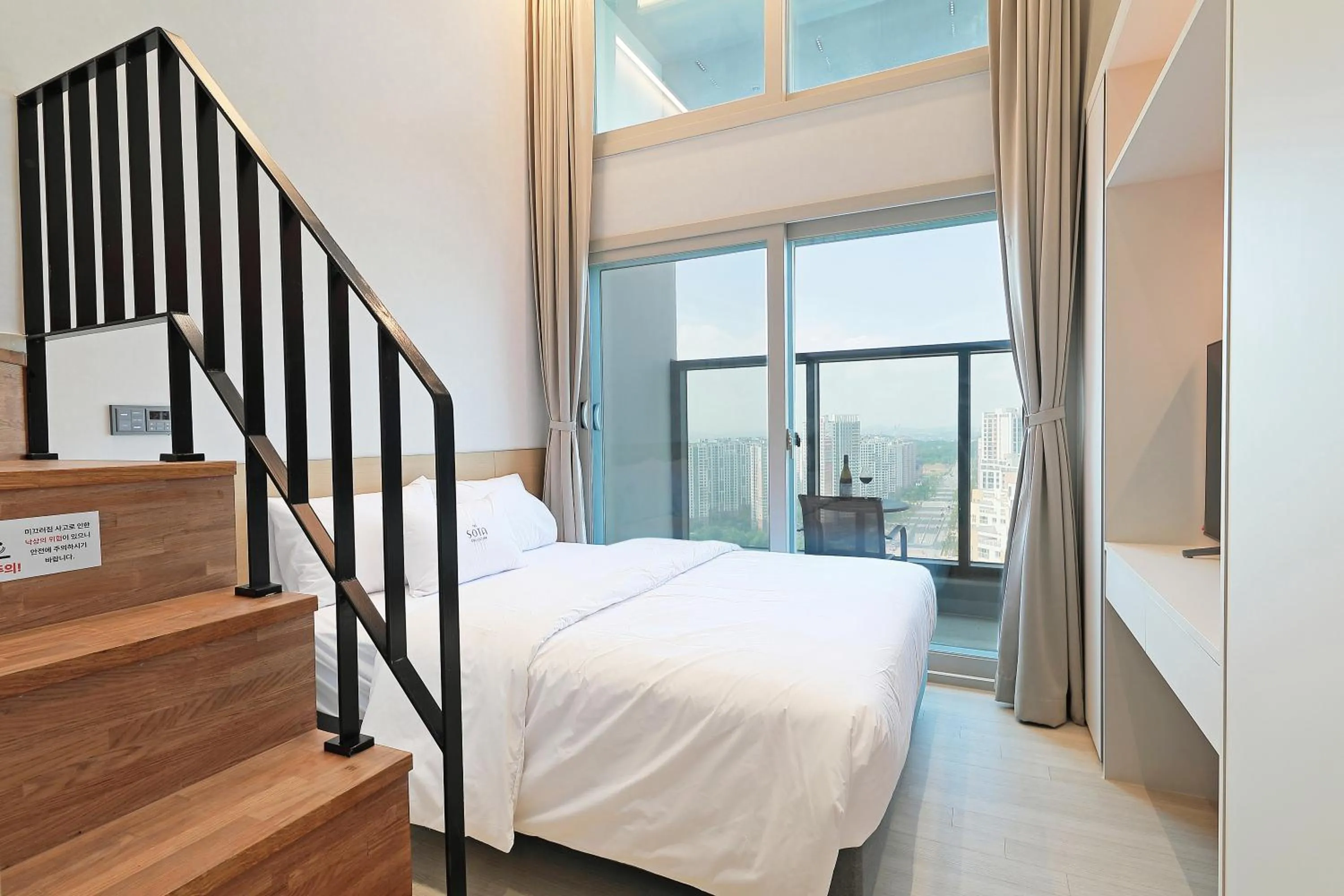 Property building, Bed in Sota Suite Pyeongtaek Godeok branch