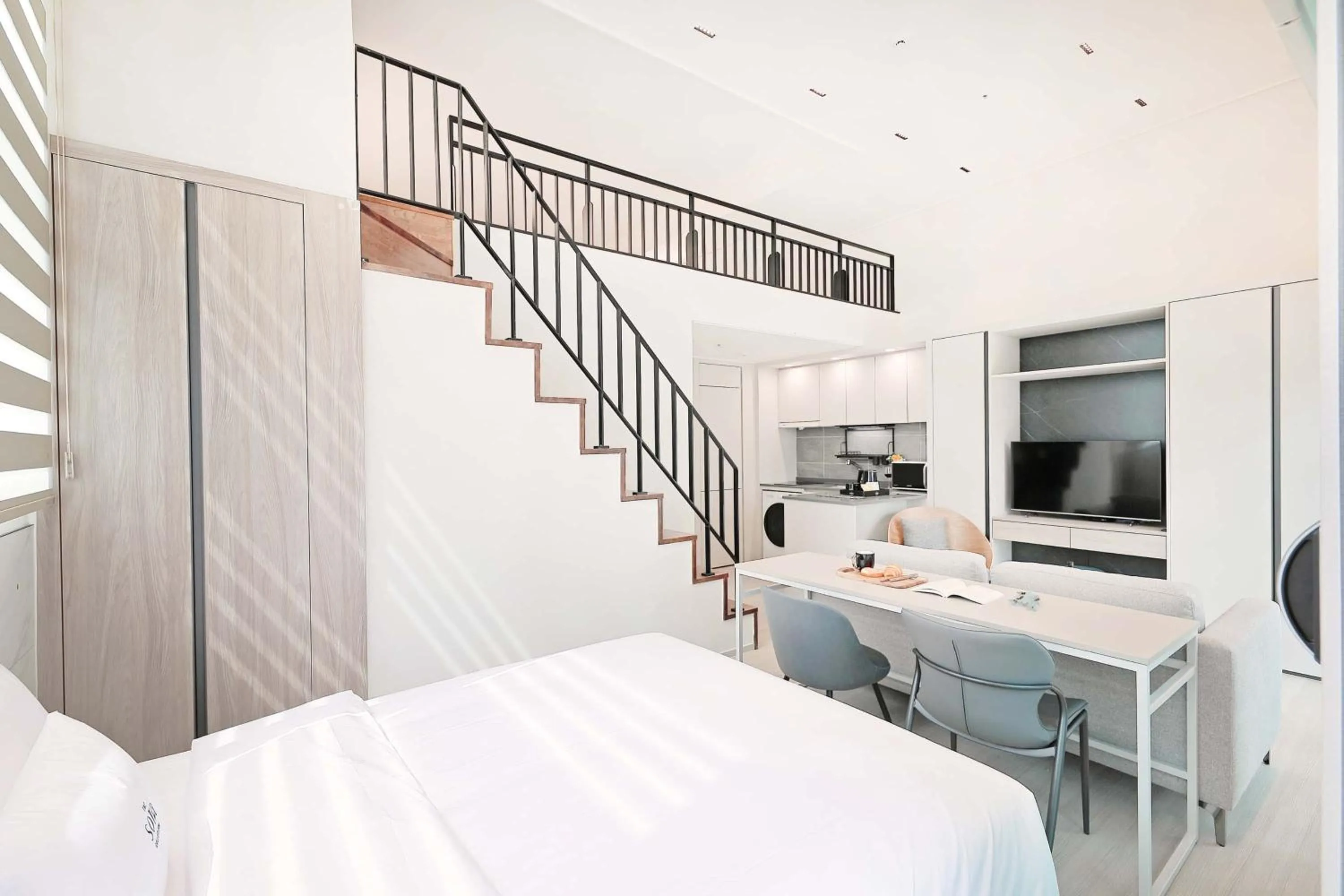 Living room, Bed in Sota Suite Pyeongtaek Godeok branch