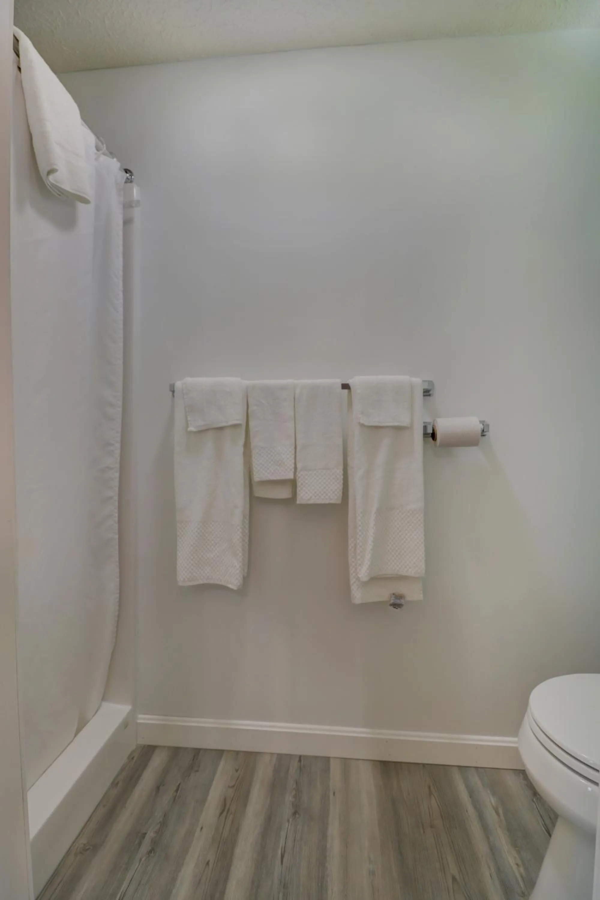 Brookside Inn & Cottages