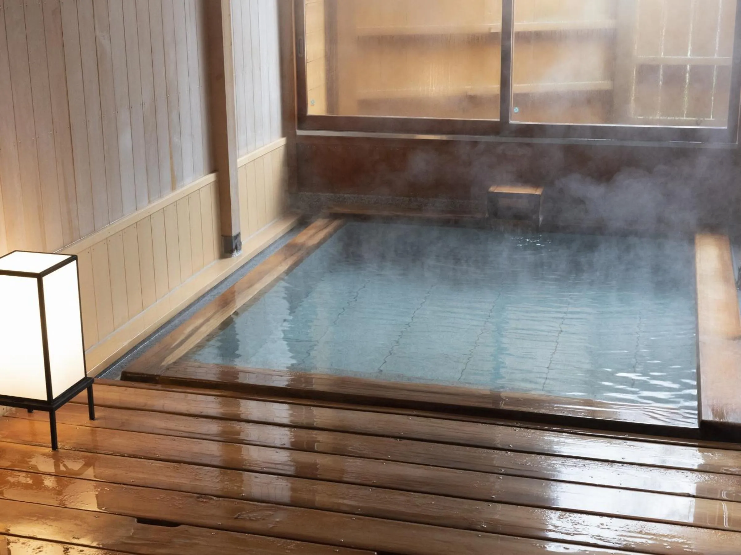 Hot Spring Bath in Shojuen