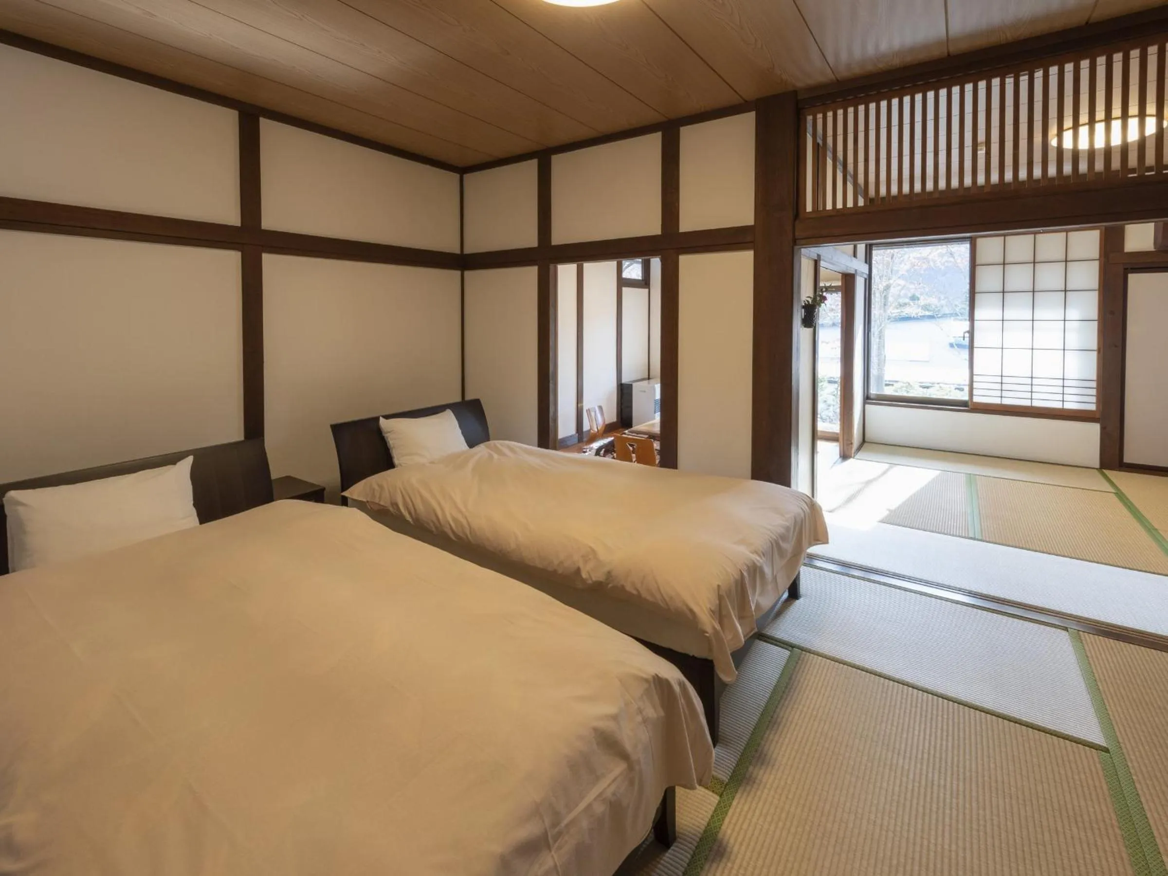 Photo of the whole room, Bed in Shojuen
