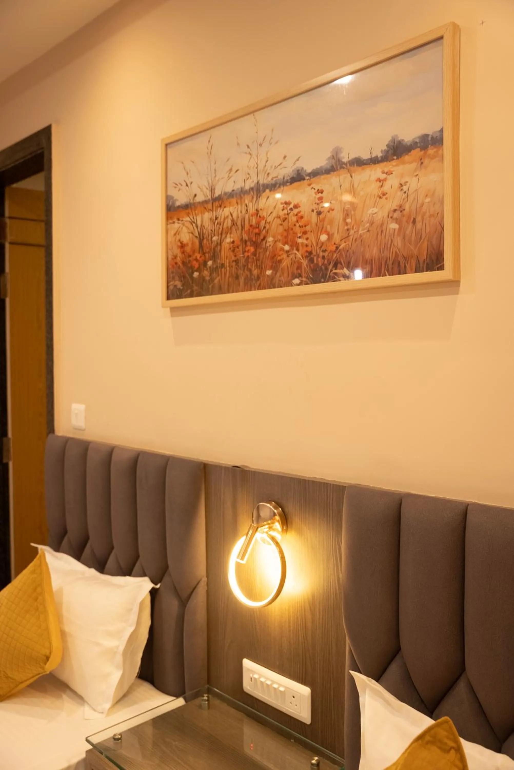 Bed in The White Roots Hotel