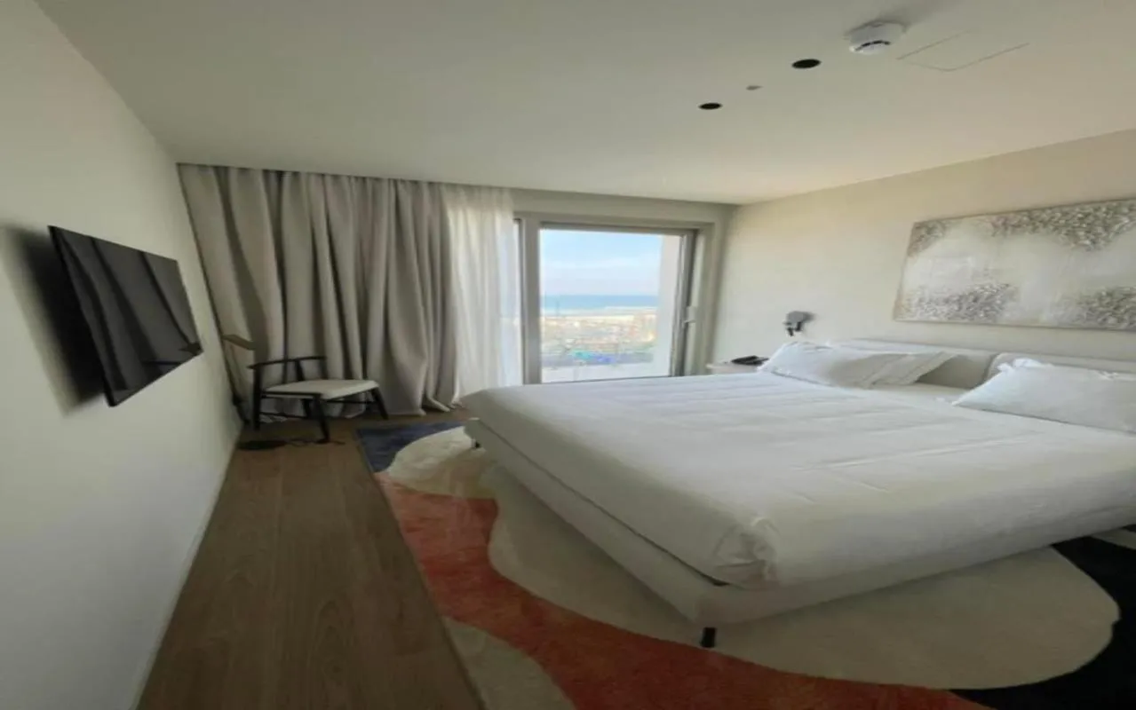 TV and multimedia, Bed in Opera Suite Hotel Pesaro