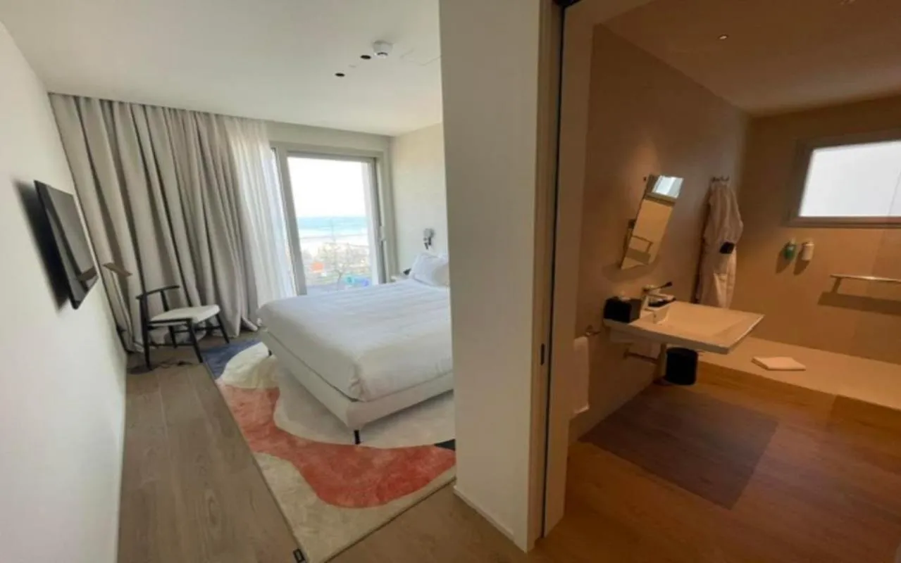 TV and multimedia, Bed in Opera Suite Hotel Pesaro