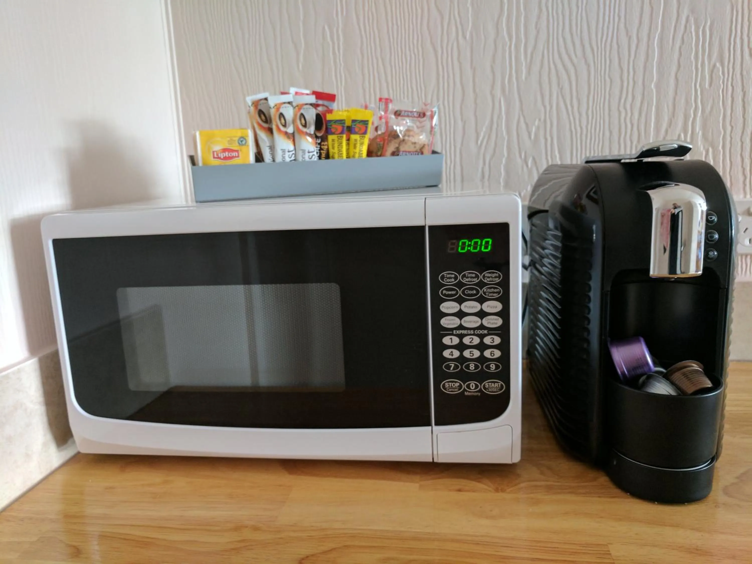 Coffee/tea facilities in Lake Bolac Motel