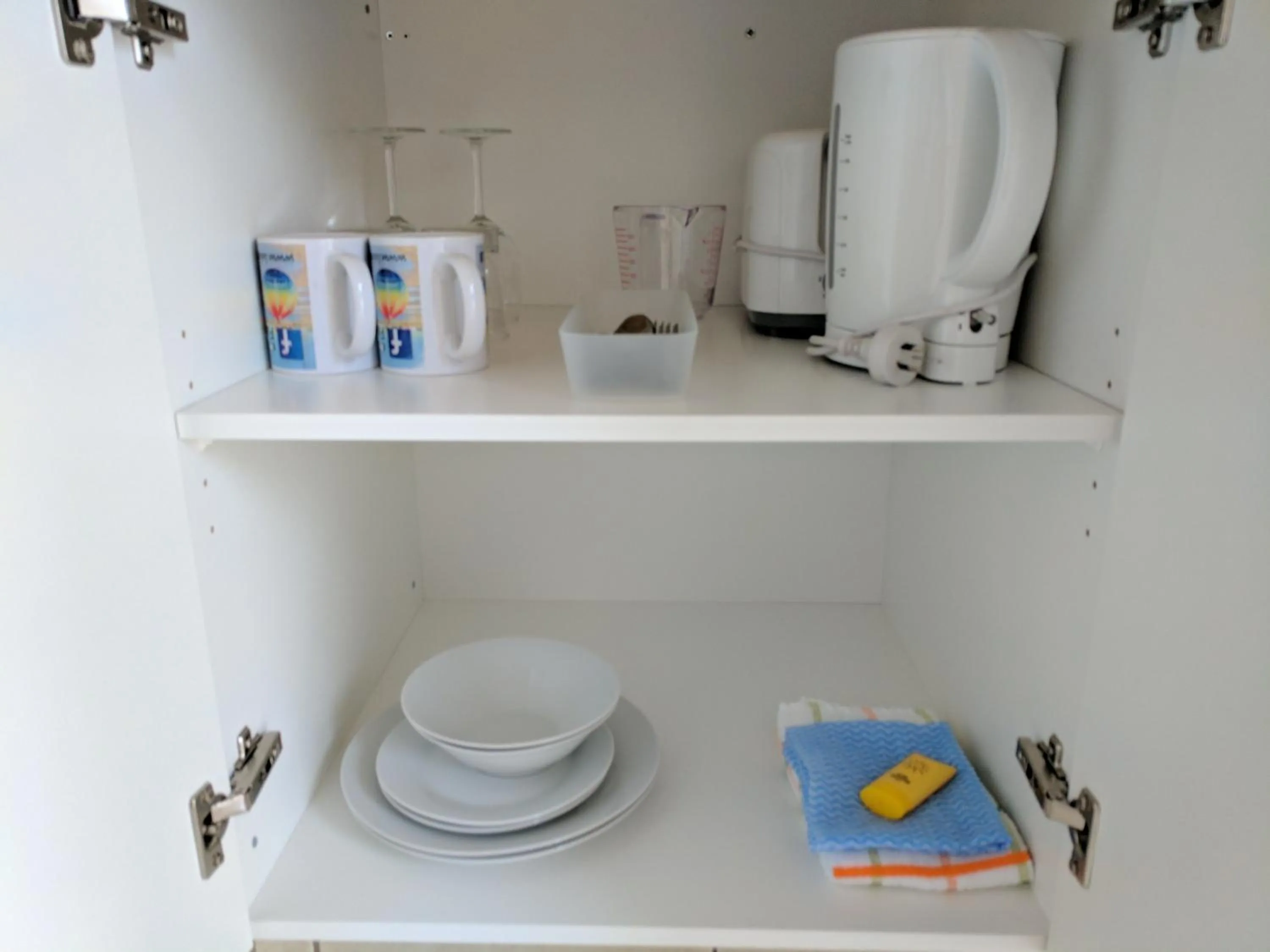 Kitchen or kitchenette in Lake Bolac Motel