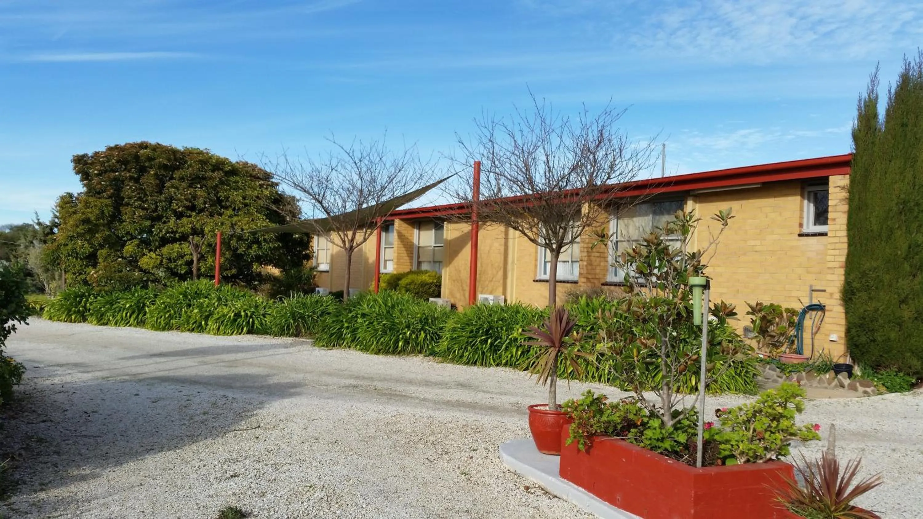 Property building in Lake Bolac Motel