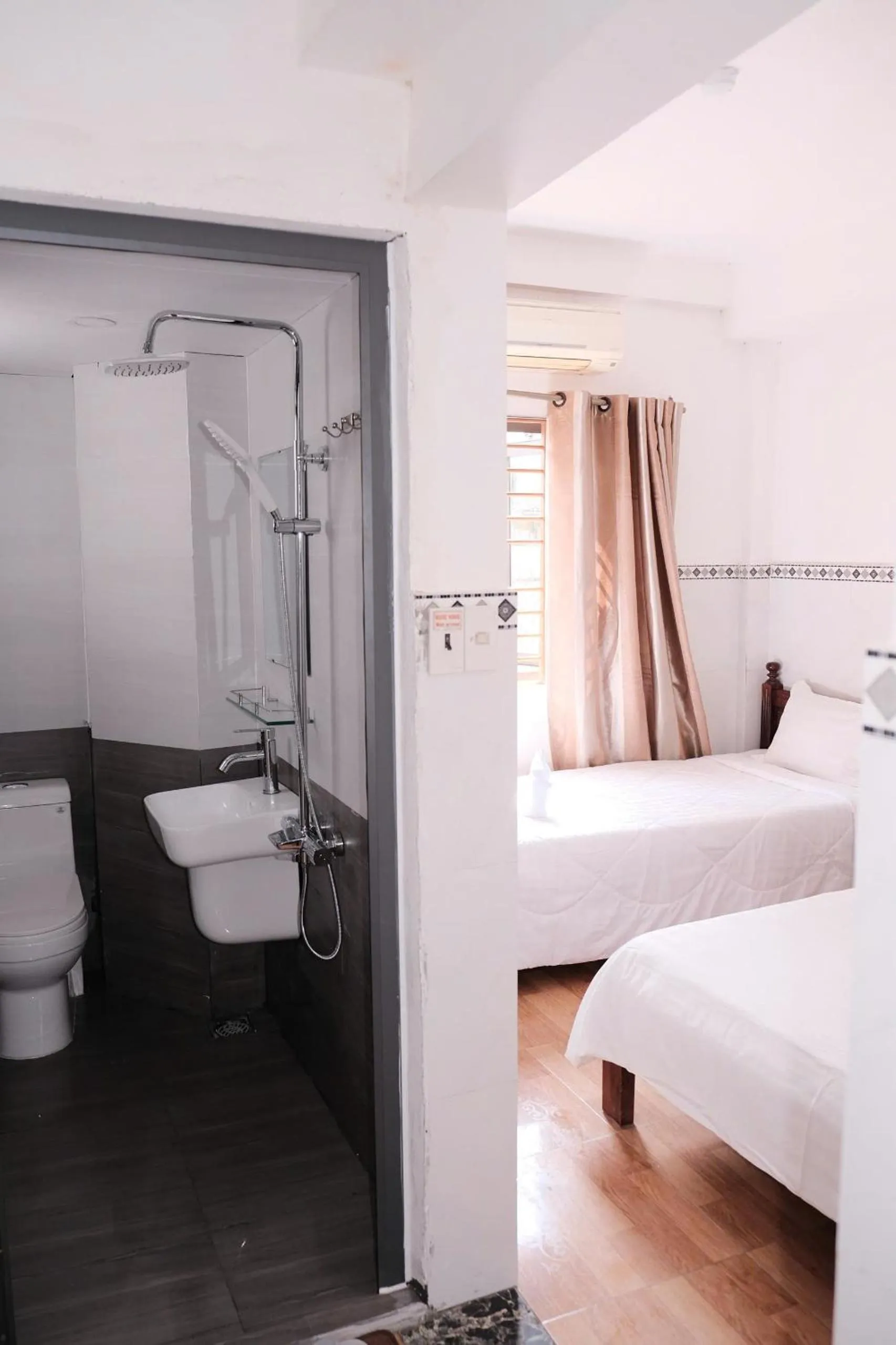 Bed in SH Hotel & Motorbikes For Rent