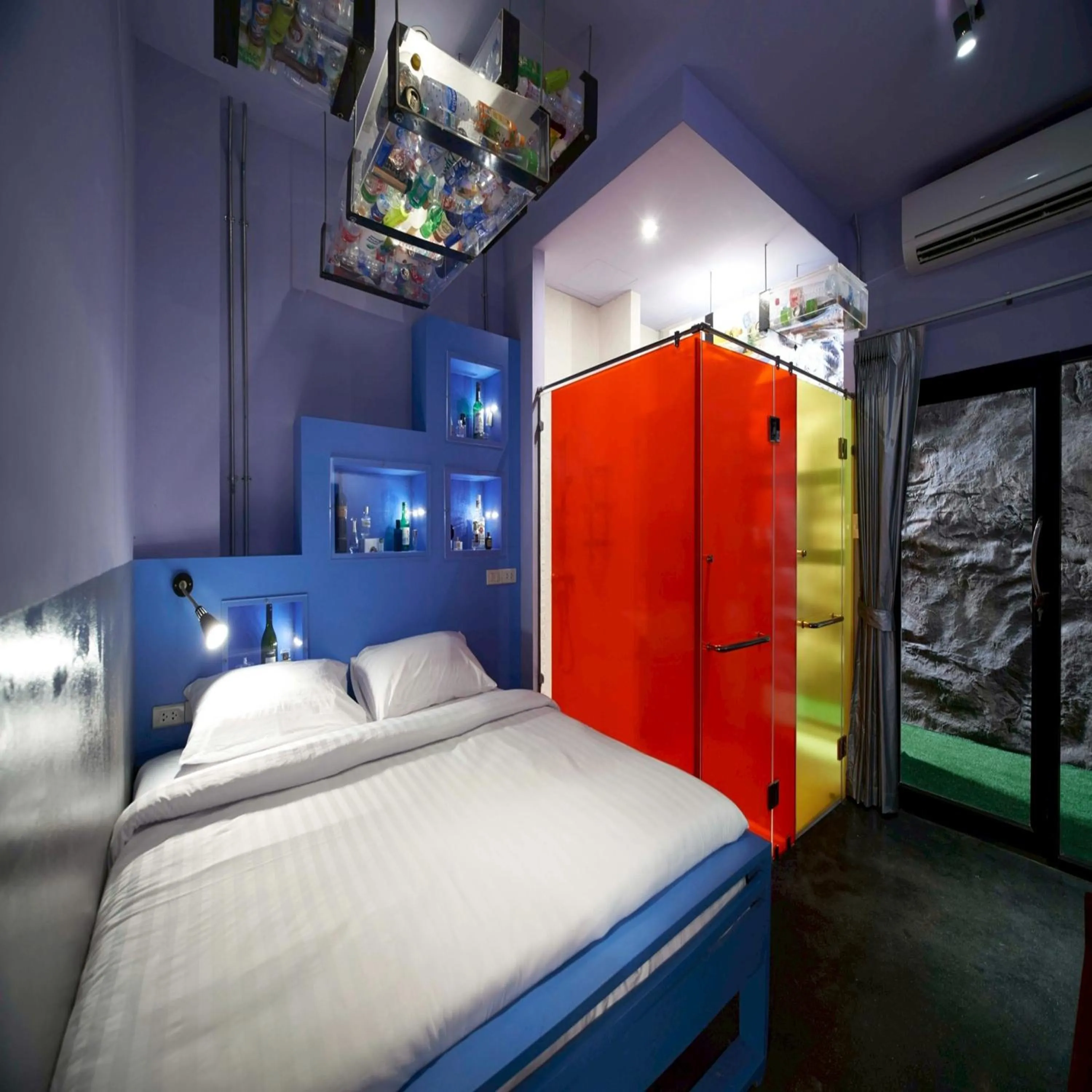 Photo of the whole room, Bed in Collection O Jasaen Stylish Boutique Hotel