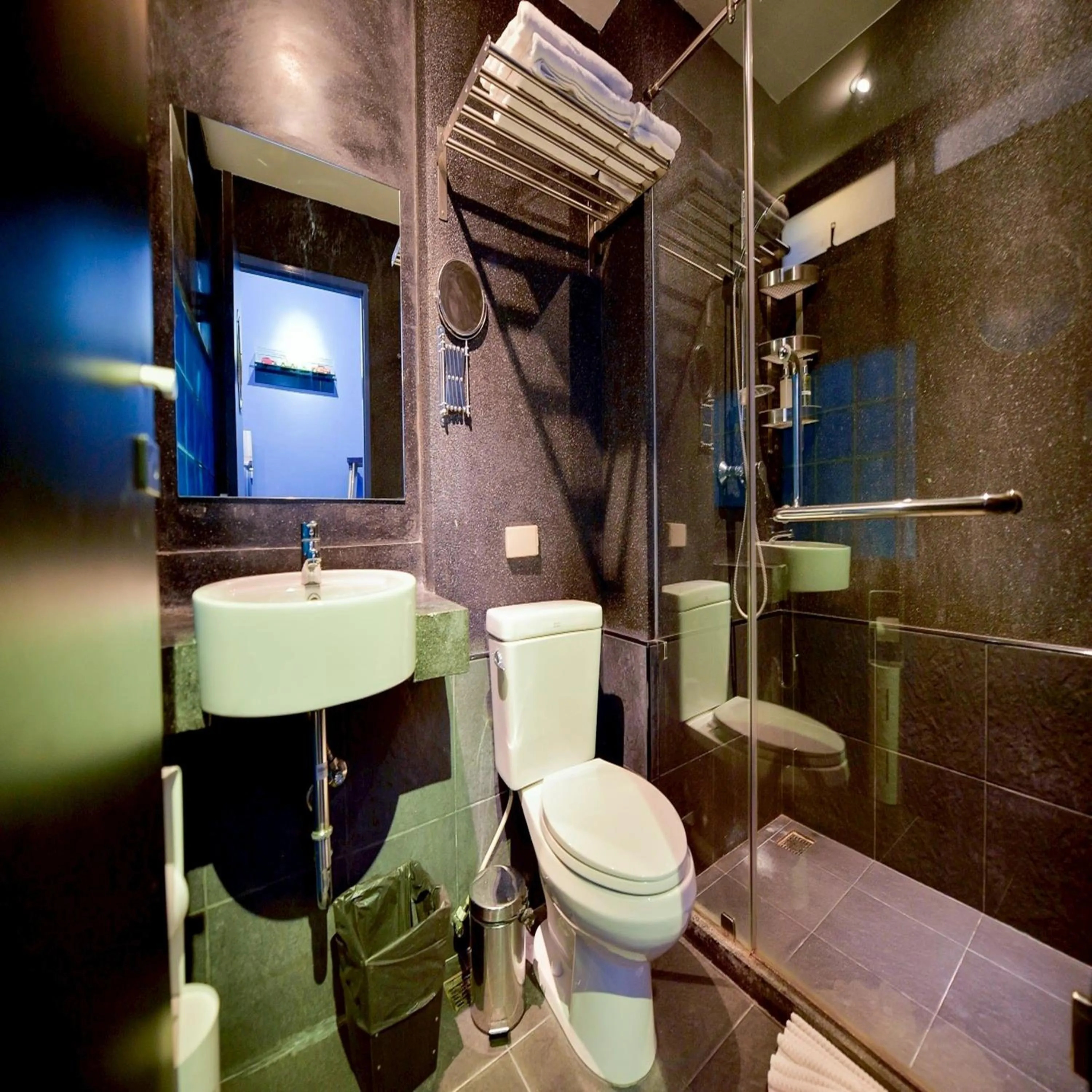 Bathroom in Collection O Jasaen Stylish Boutique Hotel