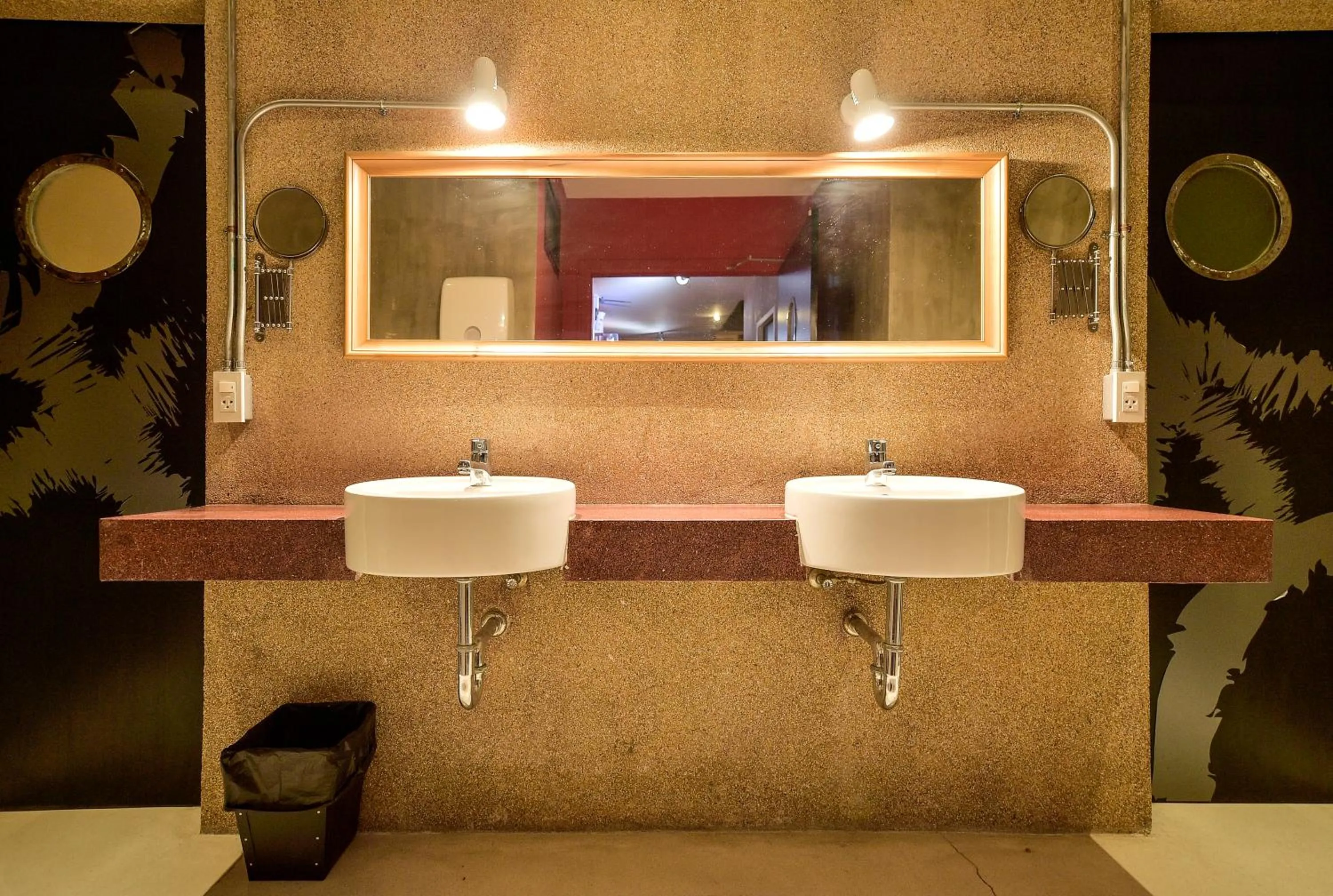 Quadruple Room with Private External Bathroom - Non-Smoking in Collection O Jasaen Stylish Unique Hotel