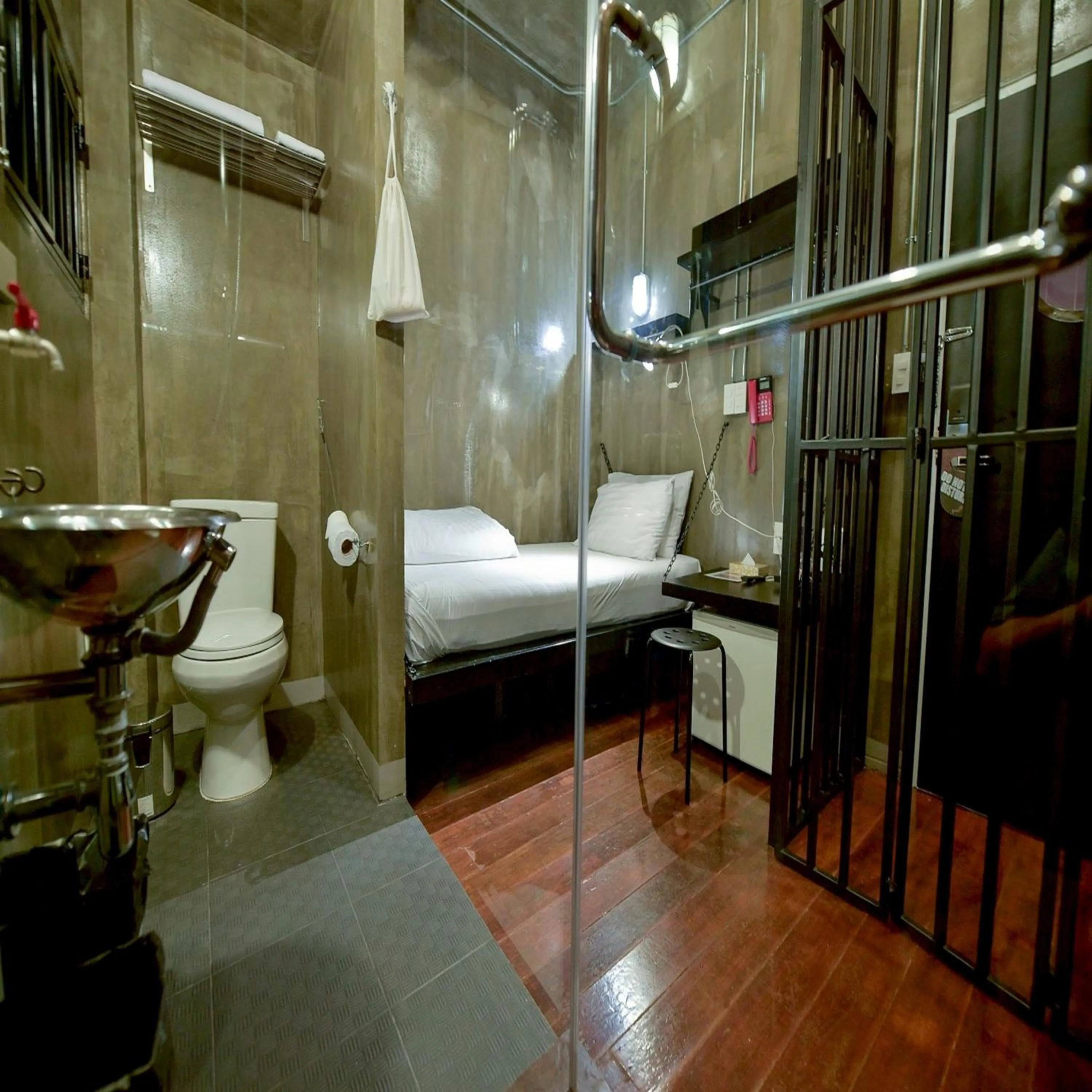 Photo of the whole room, Bed in Collection O Jasaen Stylish Boutique Hotel