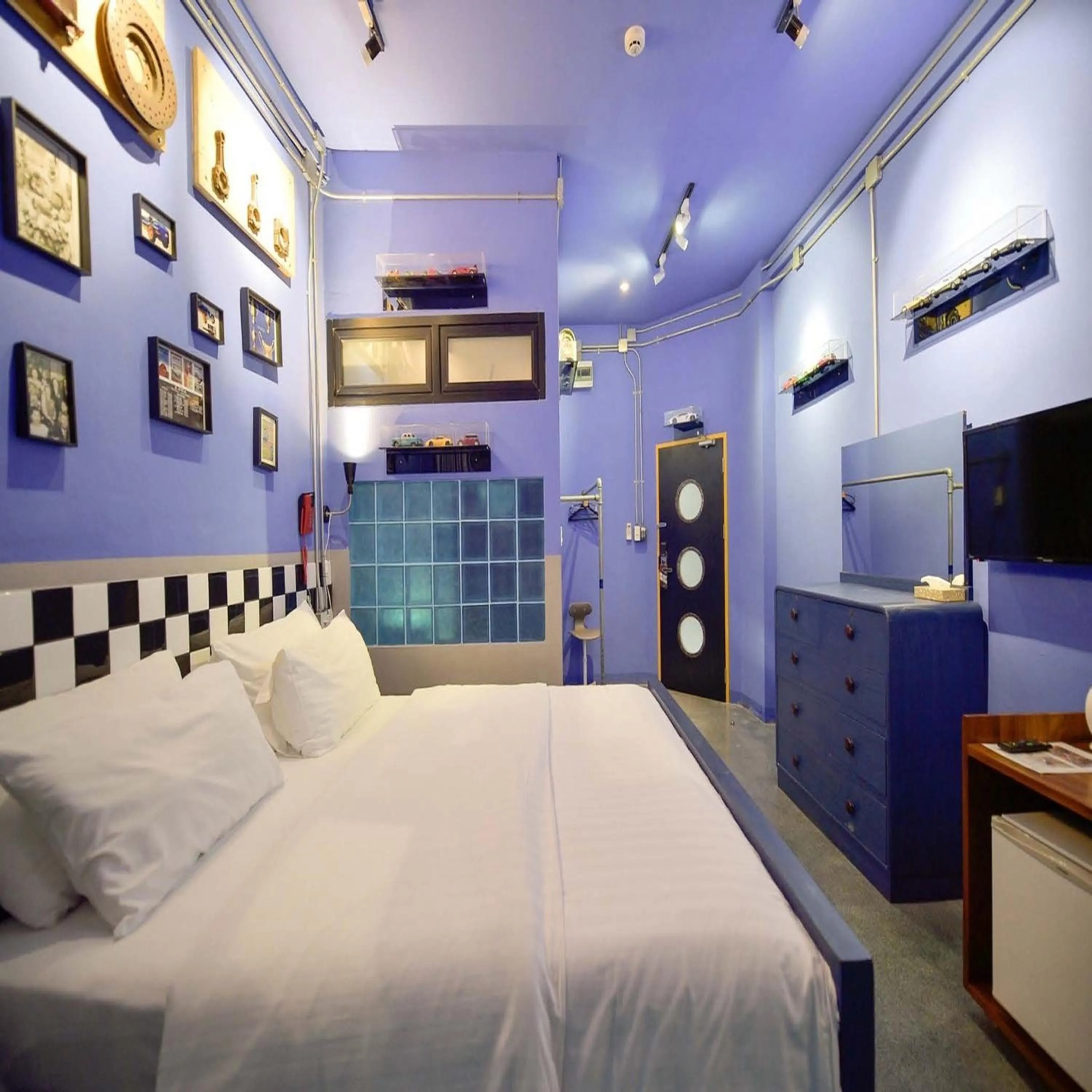 Photo of the whole room, Bed in Collection O Jasaen Stylish Boutique Hotel