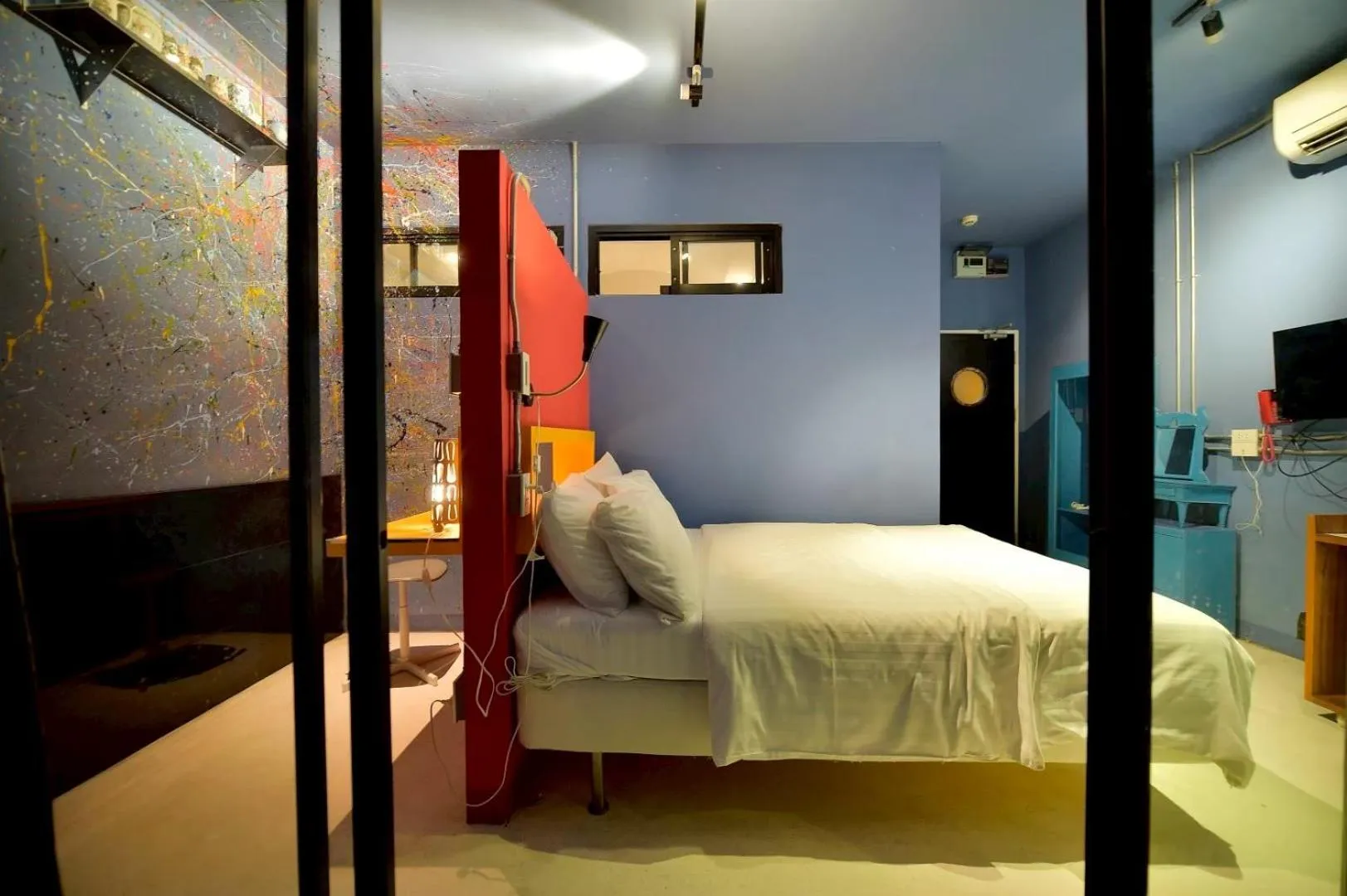 Photo of the whole room, Bed in Collection O Jasaen Stylish Unique Hotel