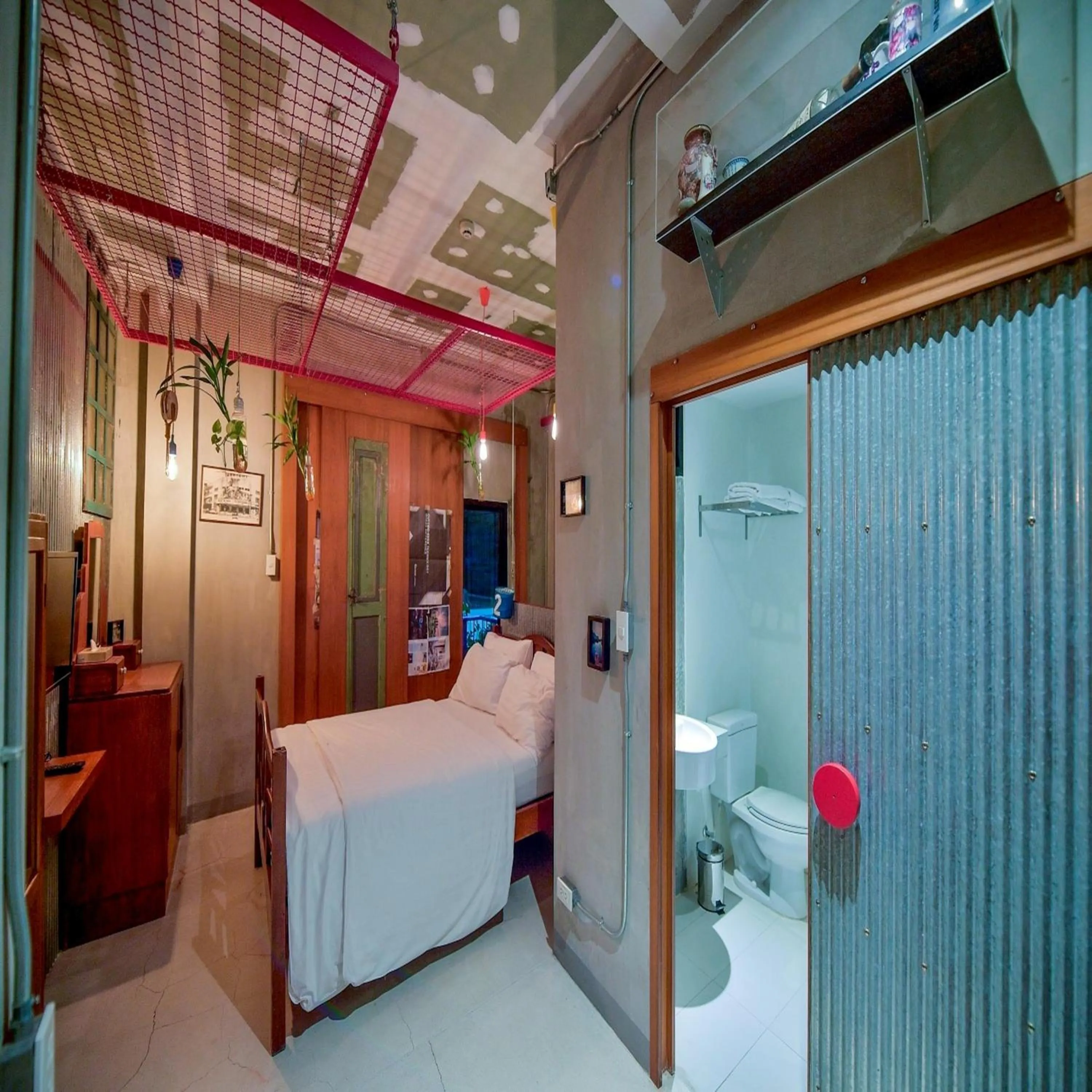 Photo of the whole room, Bed in Collection O Jasaen Stylish Boutique Hotel