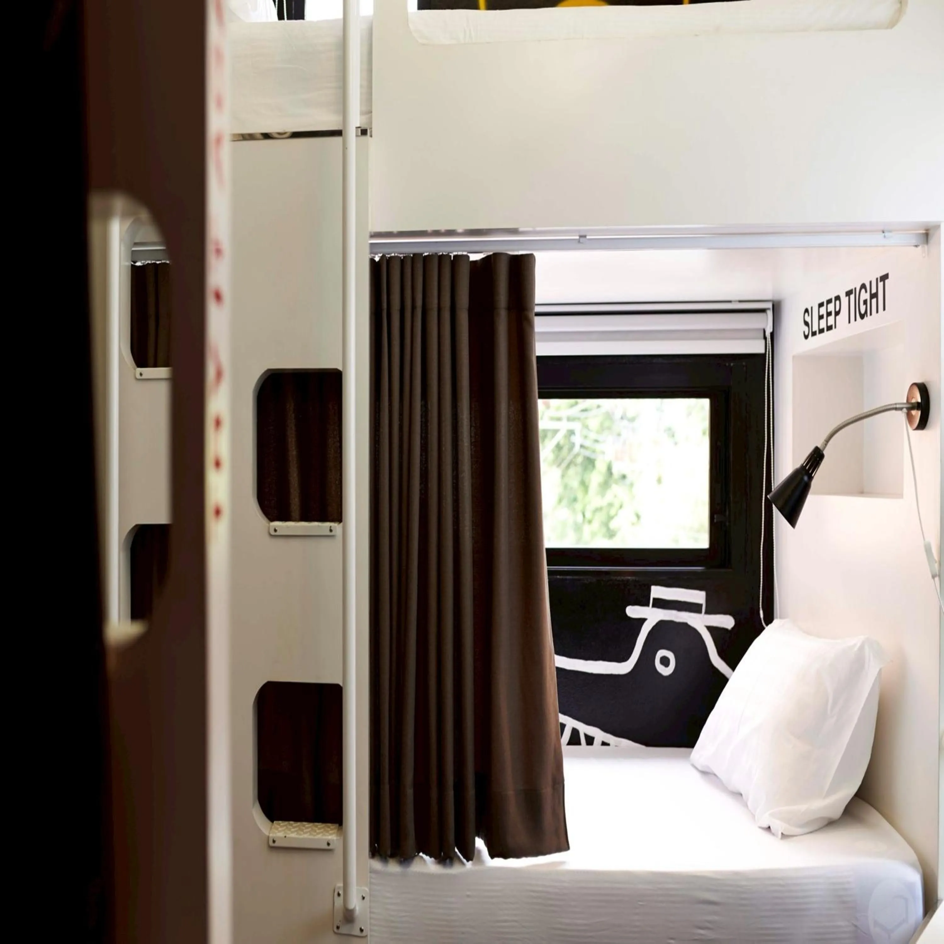 Photo of the whole room, Bed in Collection O Jasaen Stylish Boutique Hotel